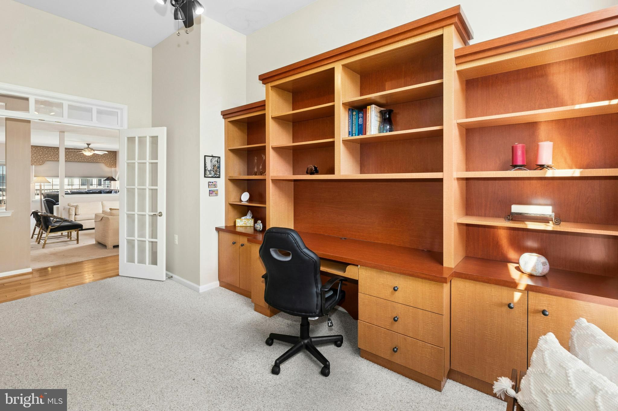 HERITAGE CR ESTS - Residential