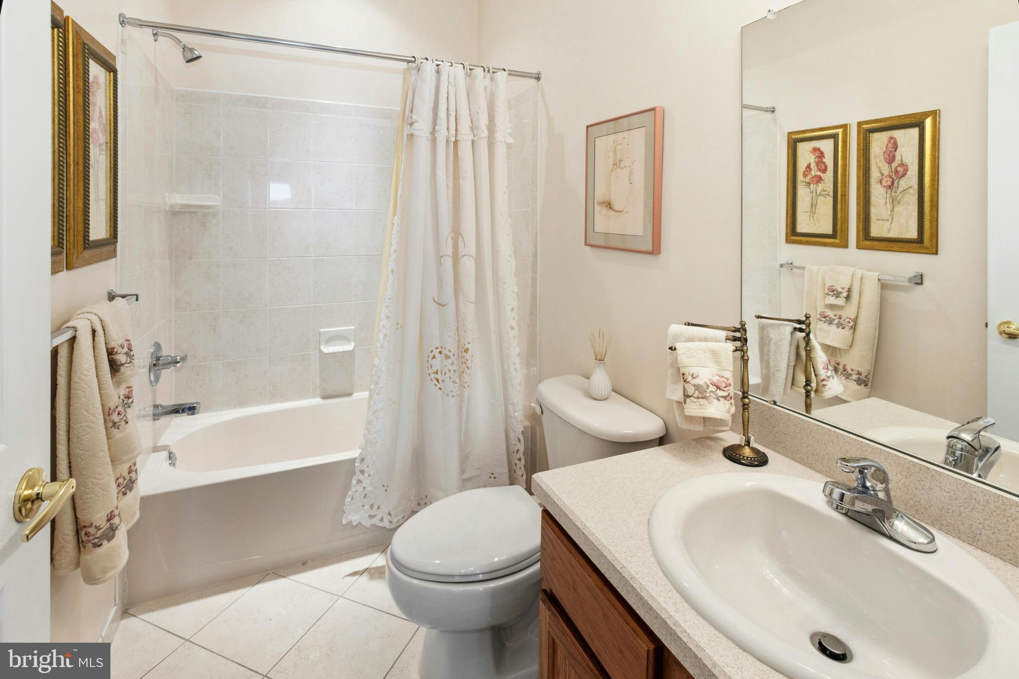 HERITAGE CR ESTS - Residential