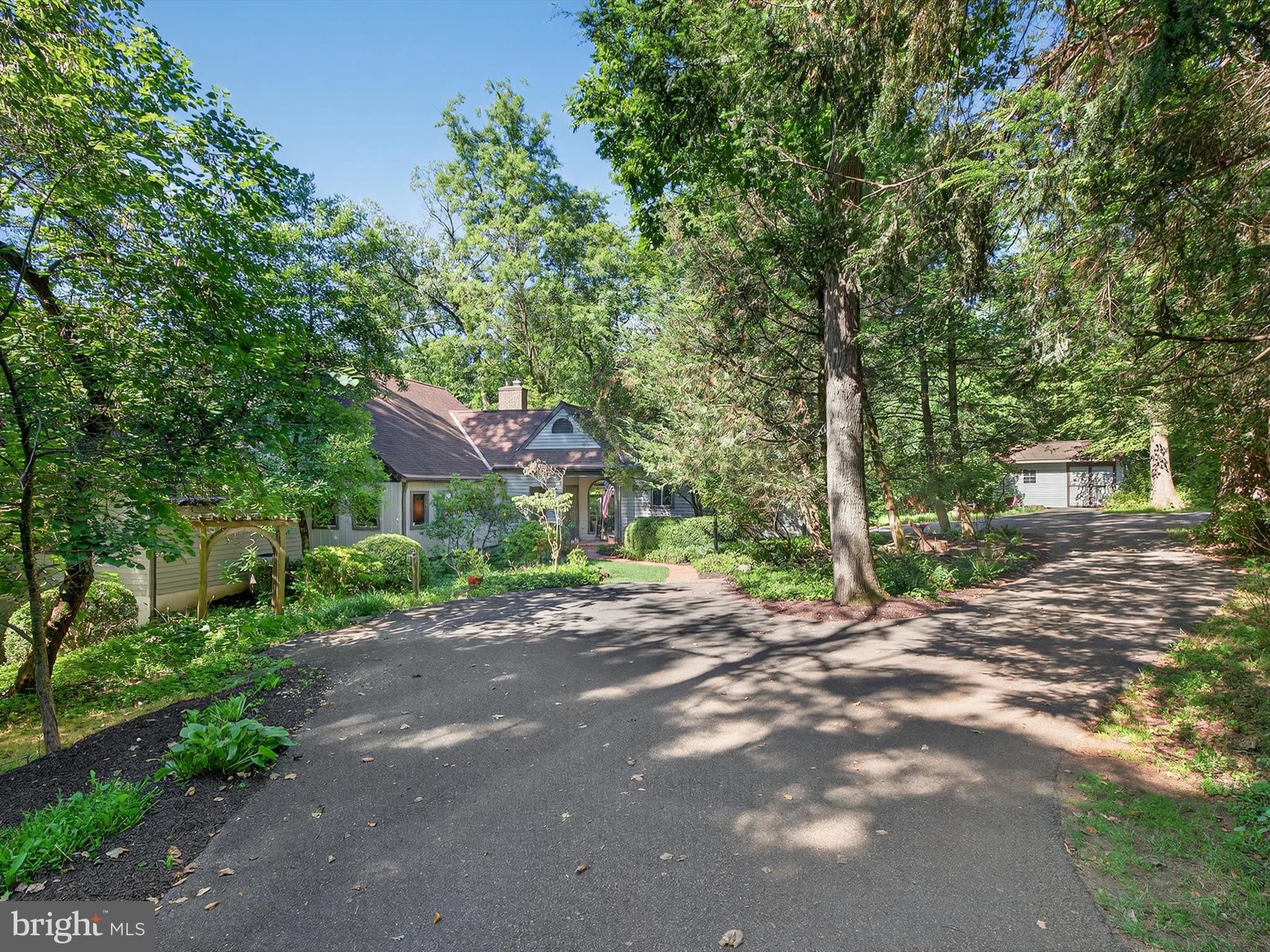 595 NETZLEY DRIVE