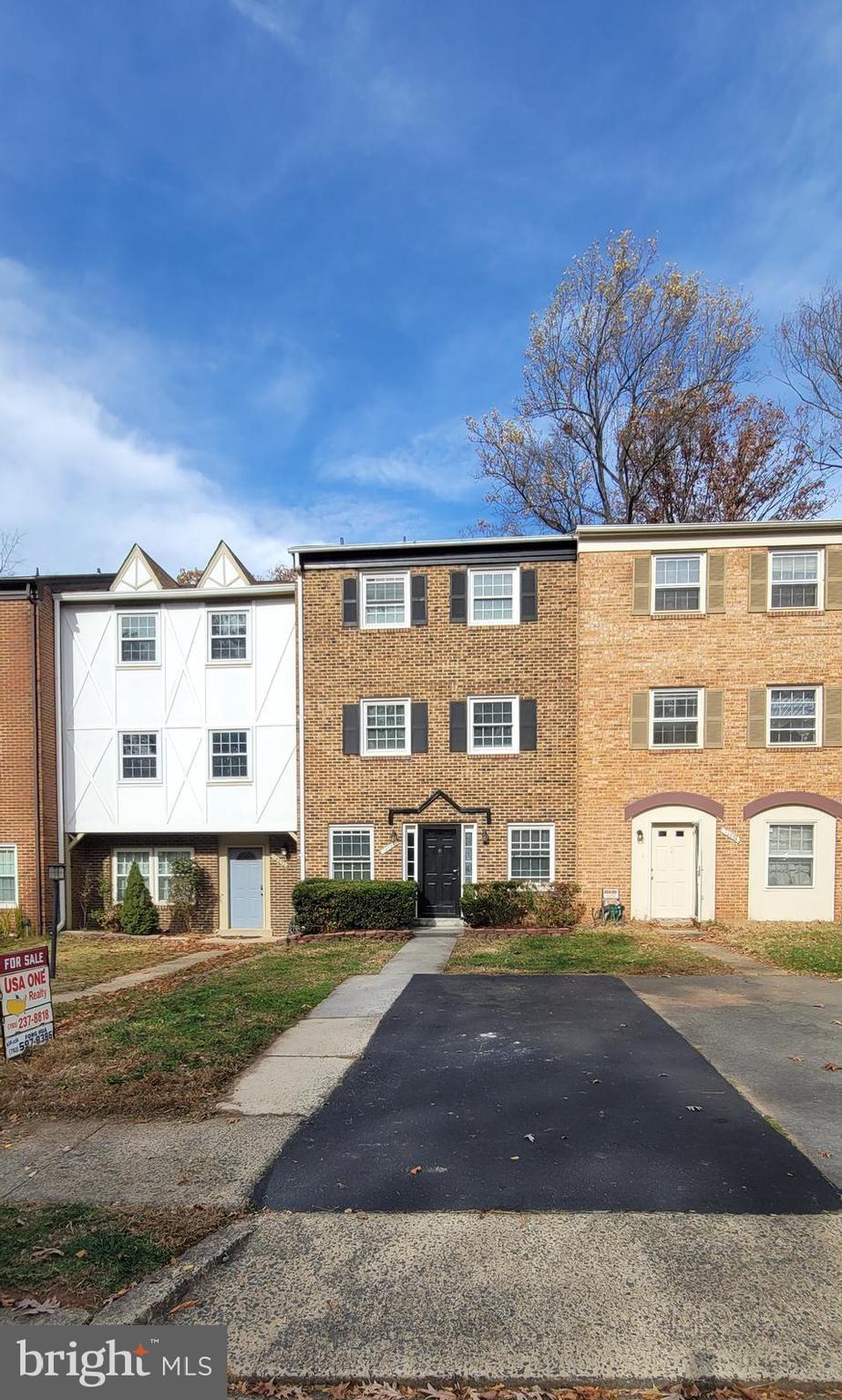 LONDON TOWNE - Residential