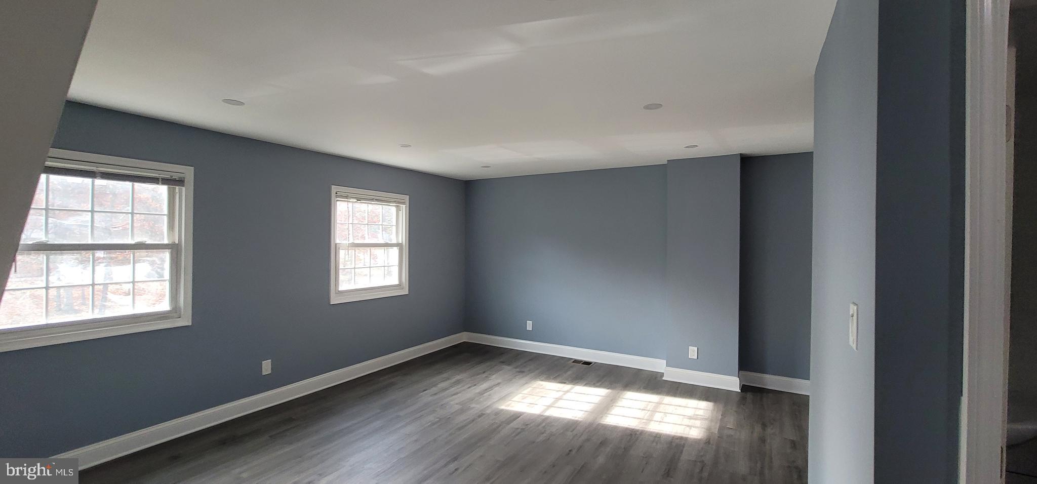 LONDON TOWNE - Residential