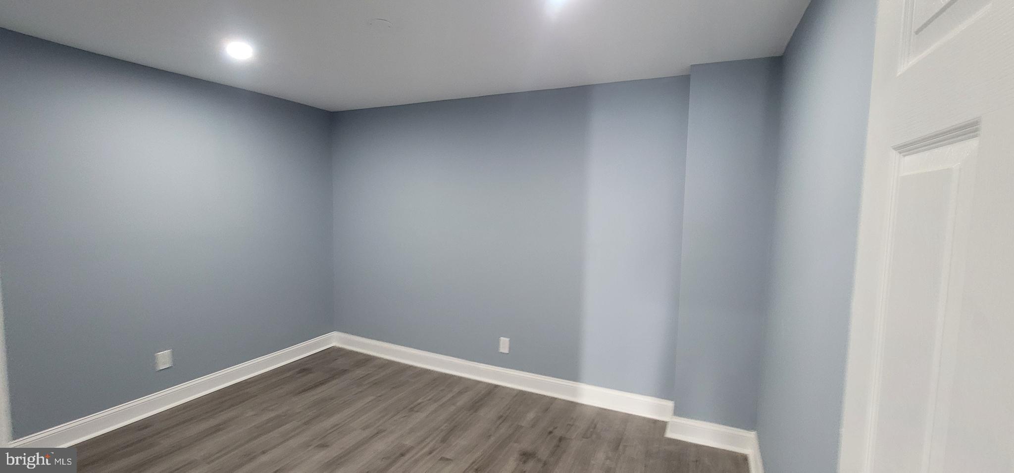 LONDON TOWNE - Residential