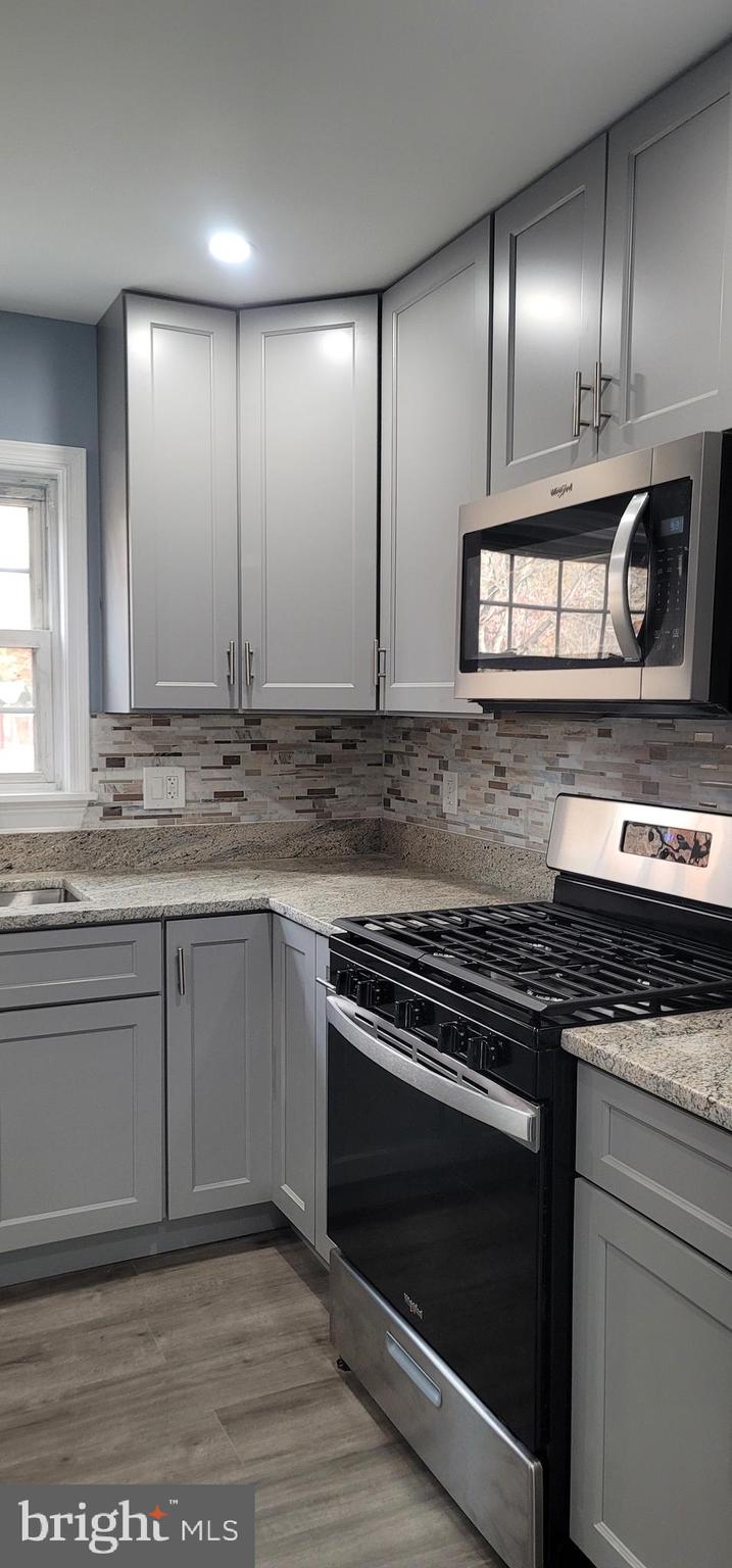 LONDON TOWNE - Residential