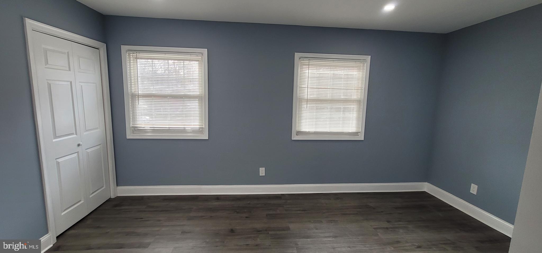 LONDON TOWNE - Residential