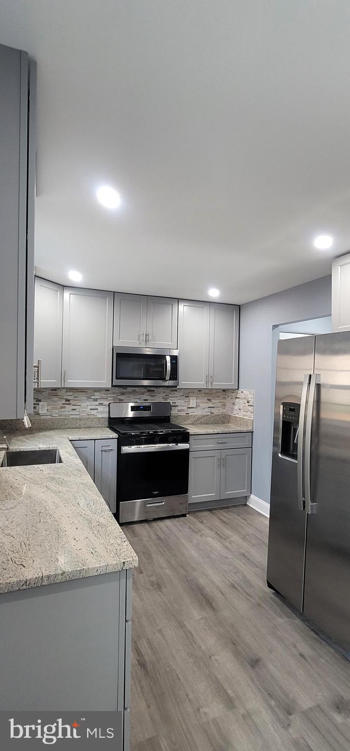 LONDON TOWNE - Residential