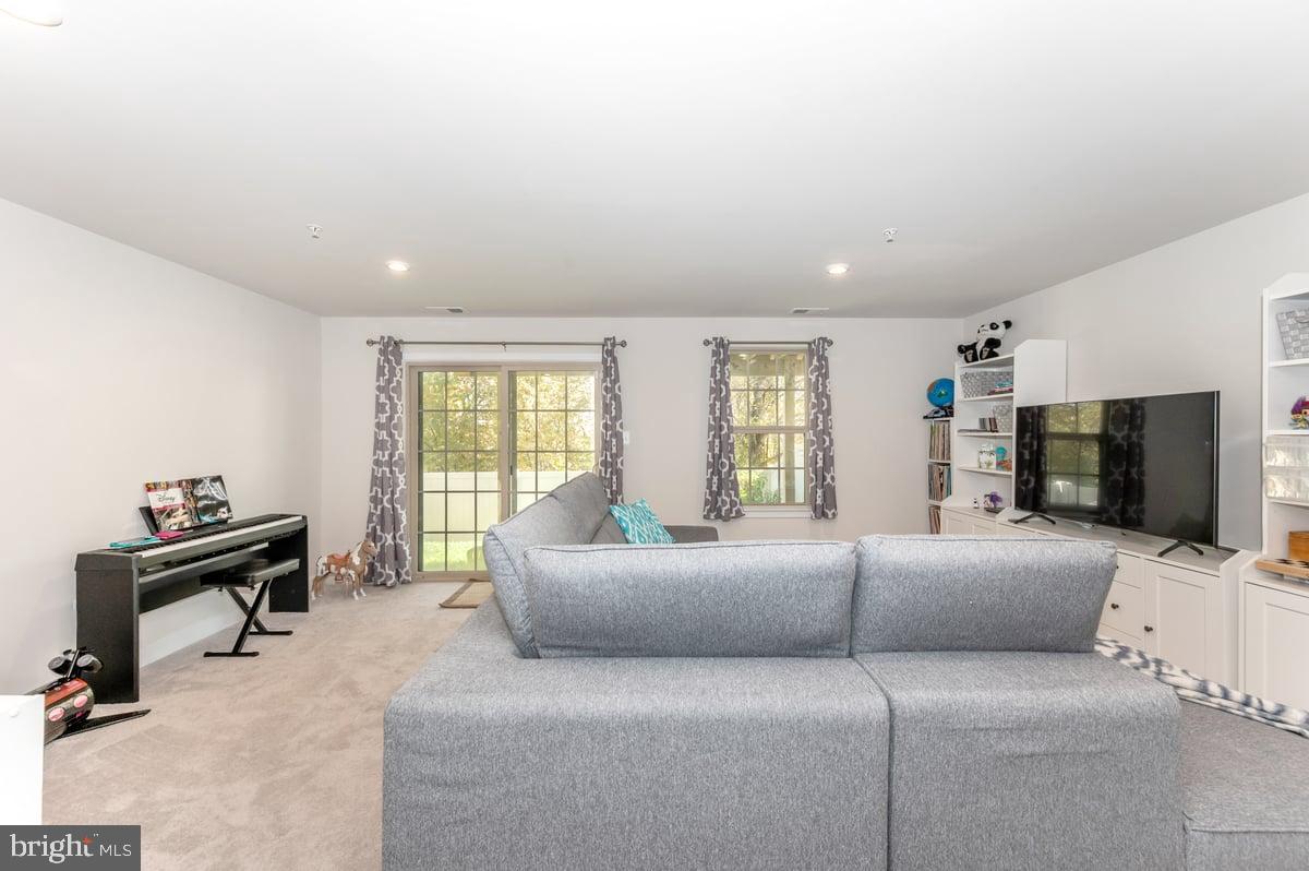 LAKE LINGANORE EAGLEHEAD - Residential