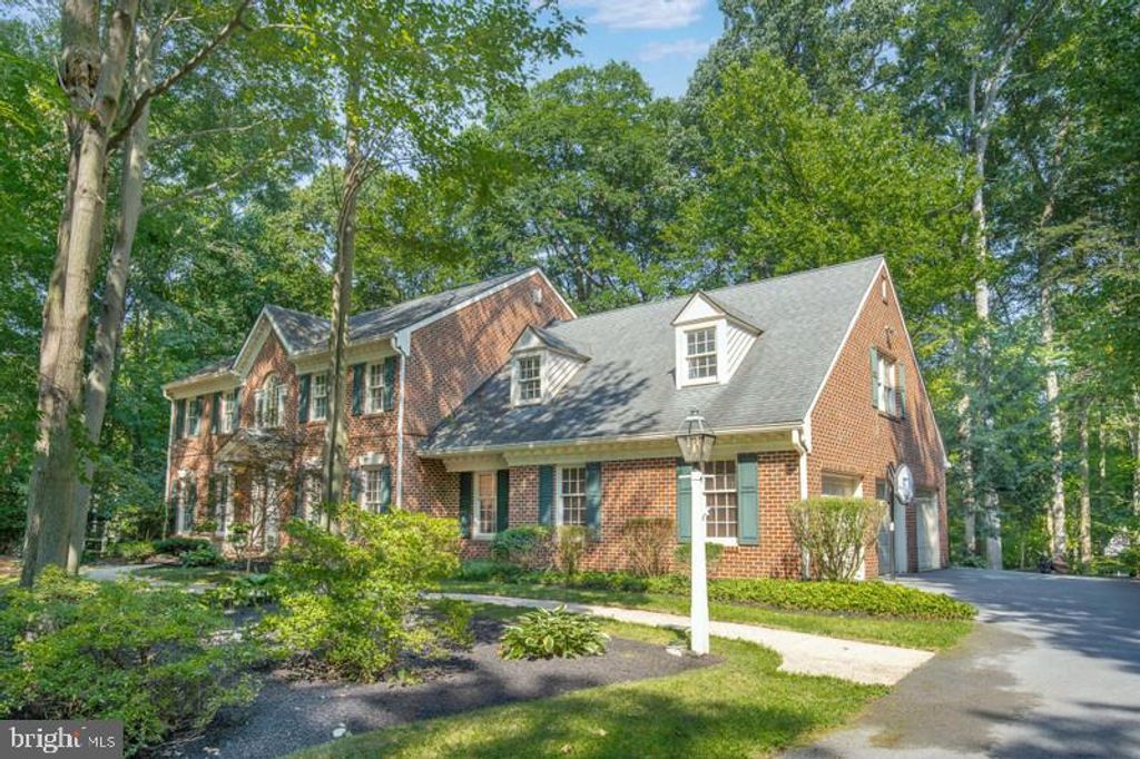 Photo of 1054 Hunters Path, Lancaster, PA 17601 (MLS # PALA2055016)