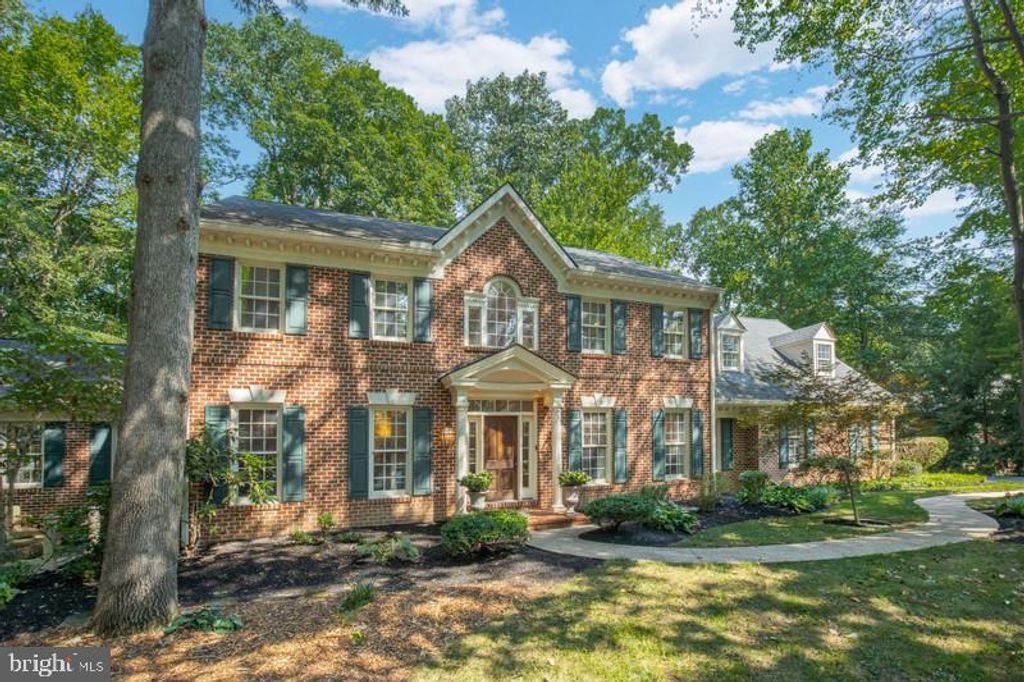 Photo of 1054 Hunters Path, Lancaster, PA 17601 (MLS # PALA2055016)