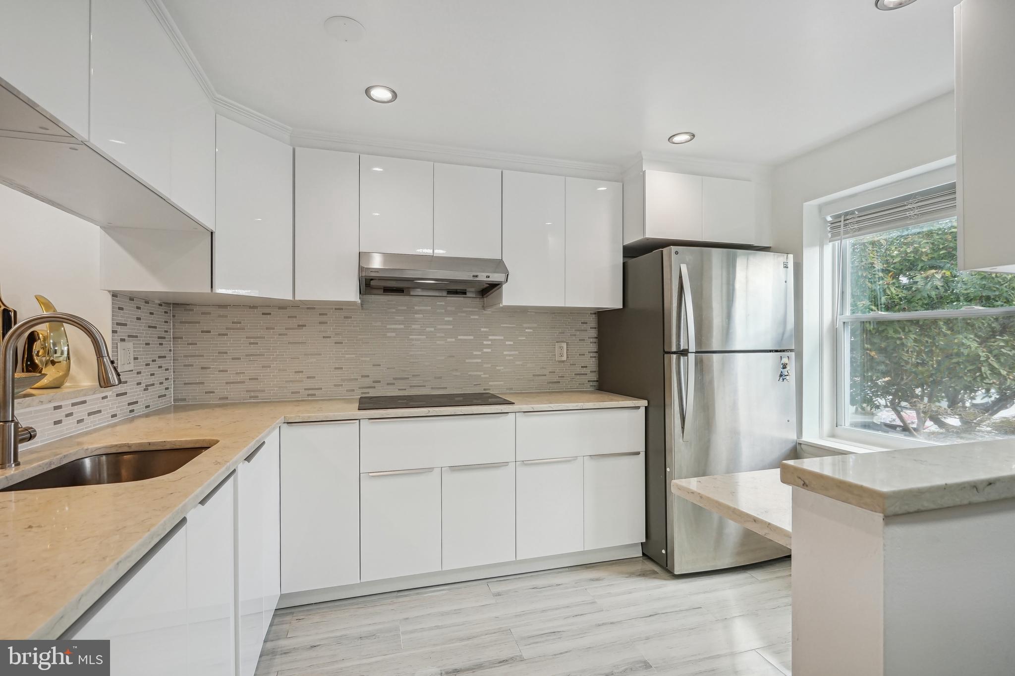 MIDDLEBROOK COMMONS - Residential