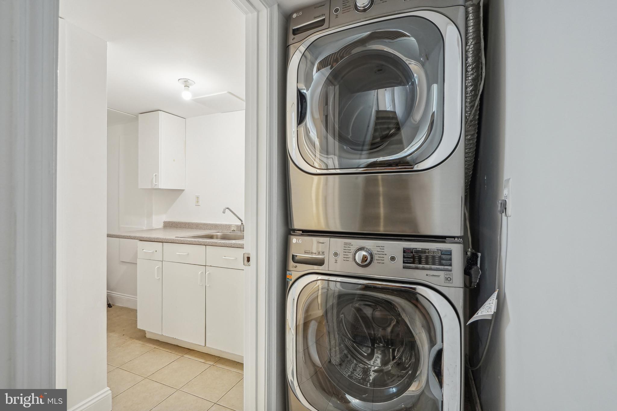 MIDDLEBROOK COMMONS - Residential