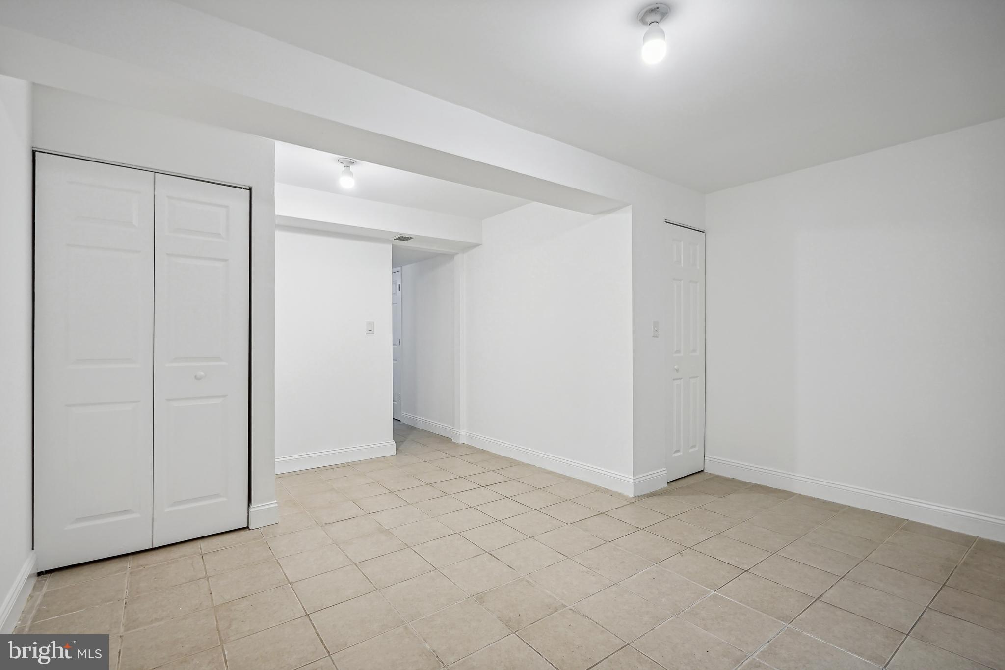 MIDDLEBROOK COMMONS - Residential