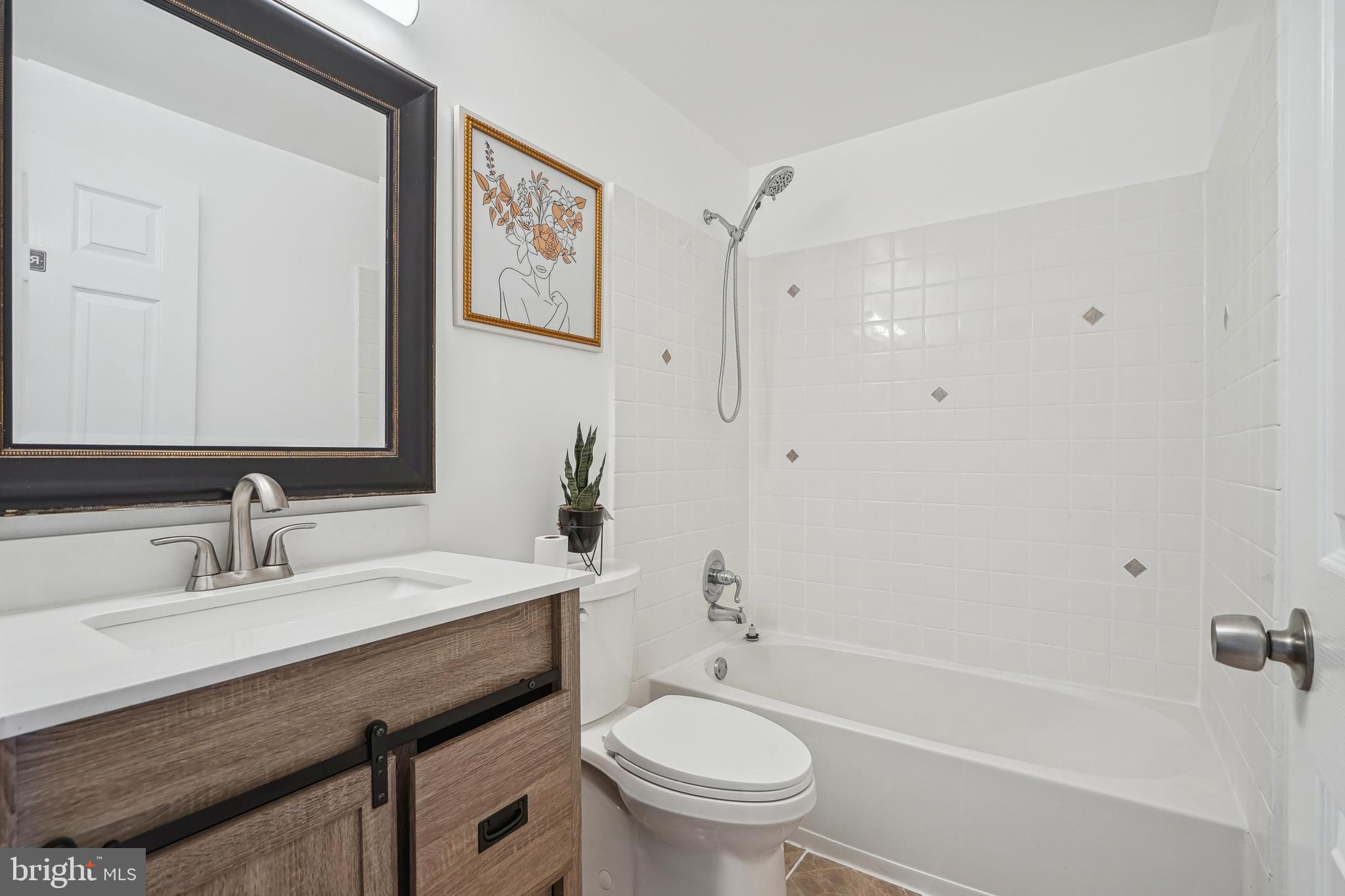 MIDDLEBROOK COMMONS - Residential