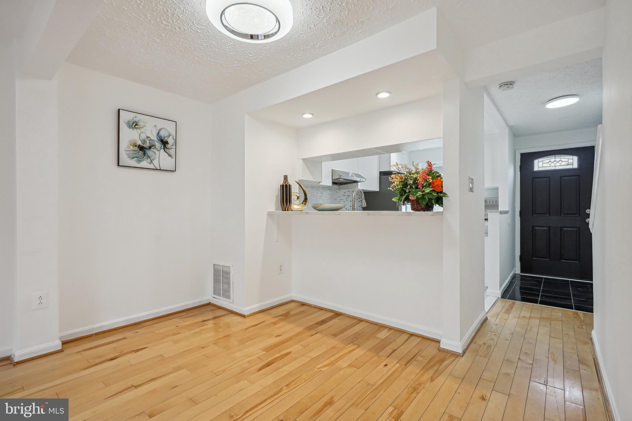 MIDDLEBROOK COMMONS - Residential