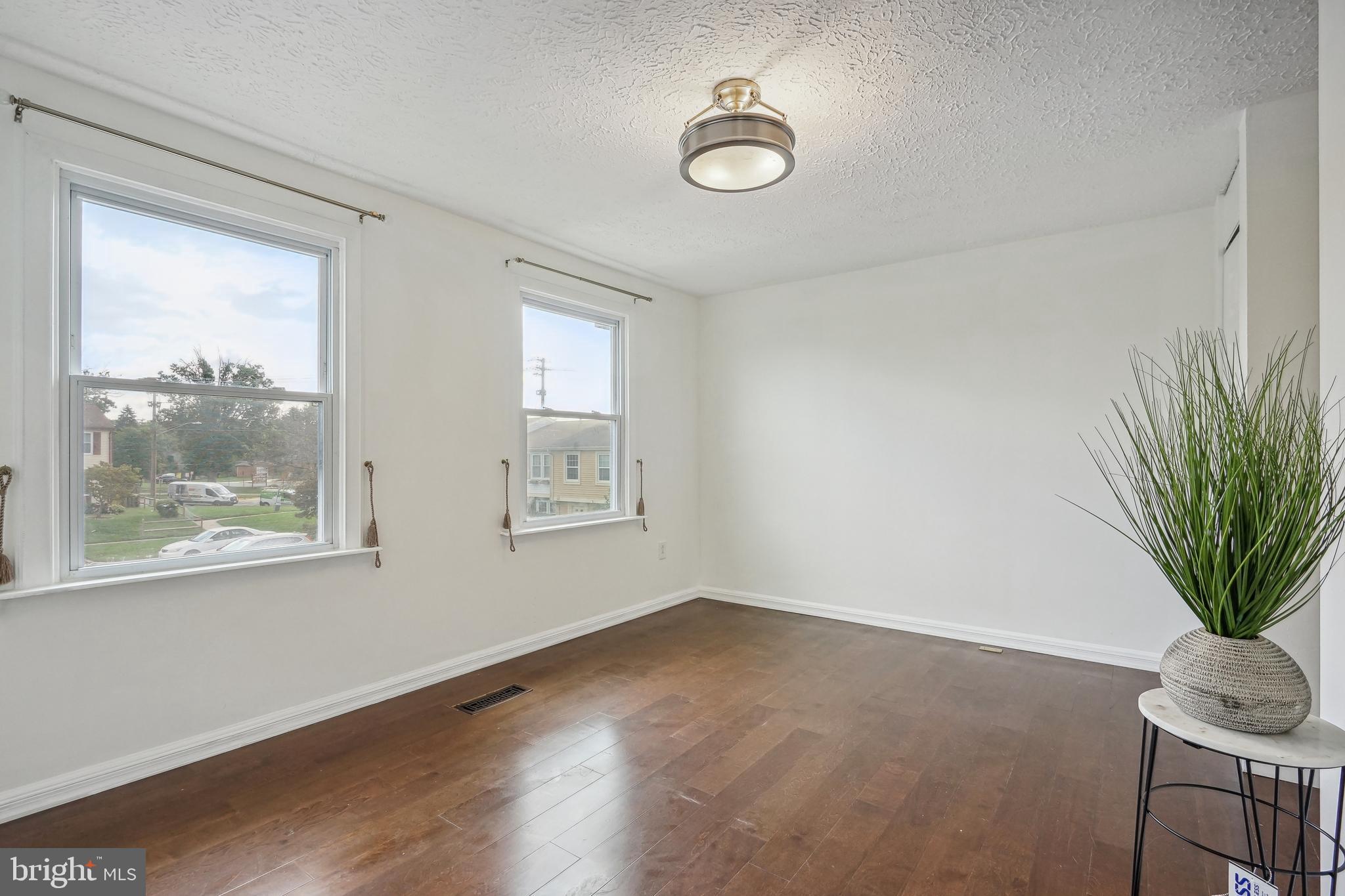 MIDDLEBROOK COMMONS - Residential