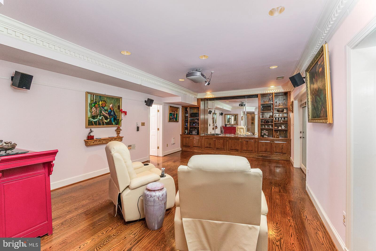 EAGLE ROCK - Residential