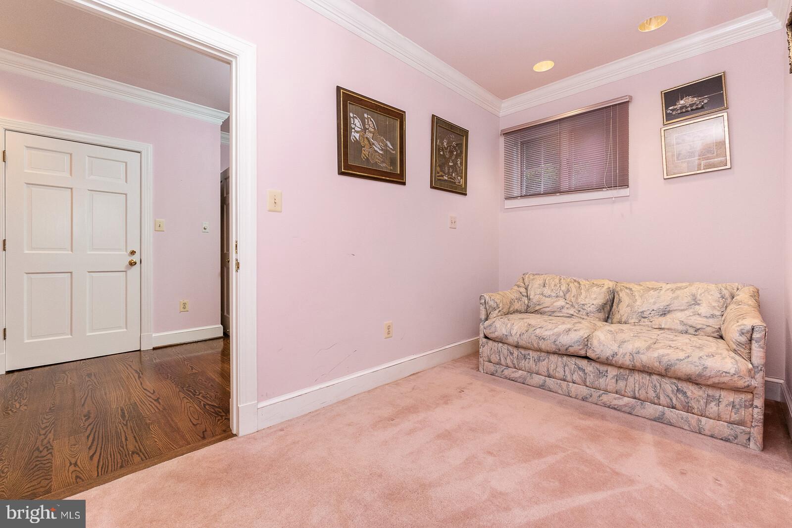 EAGLE ROCK - Residential