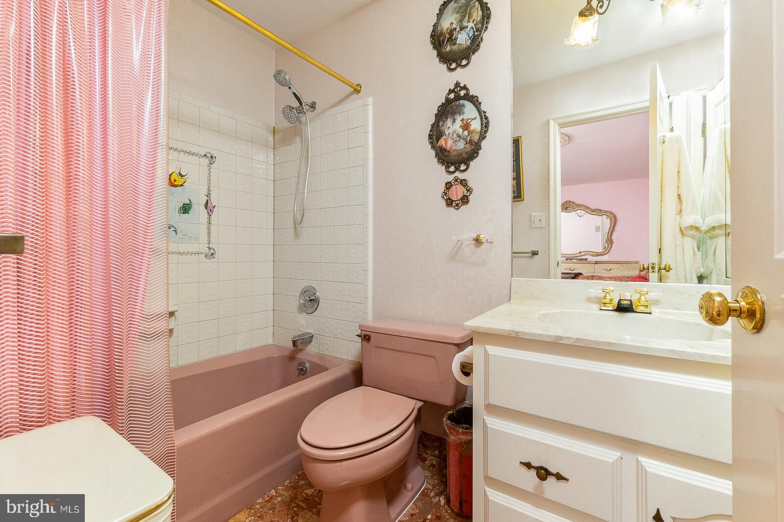 EAGLE ROCK - Residential