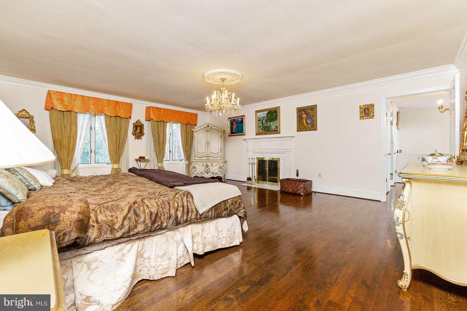 EAGLE ROCK - Residential