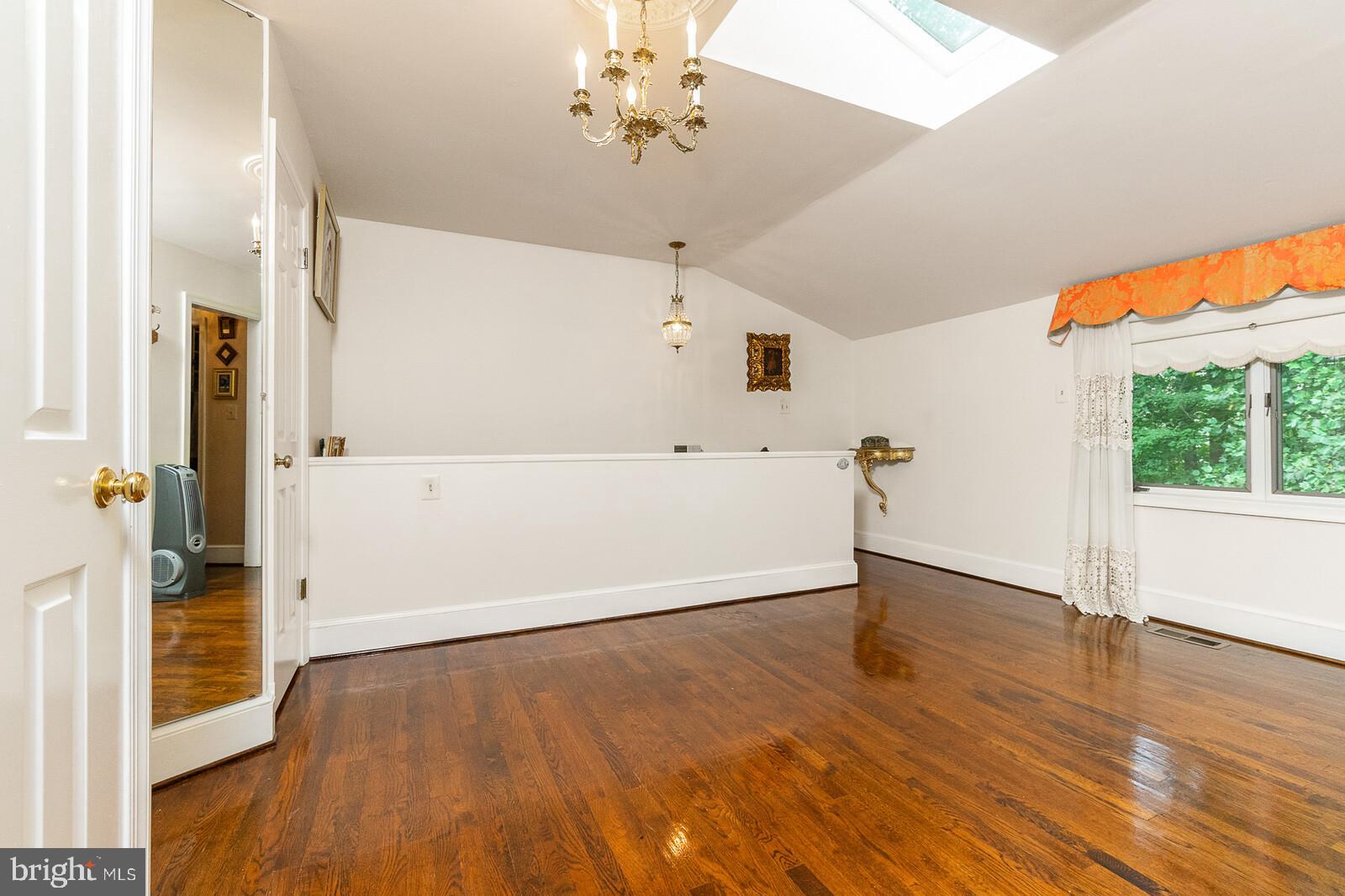 EAGLE ROCK - Residential