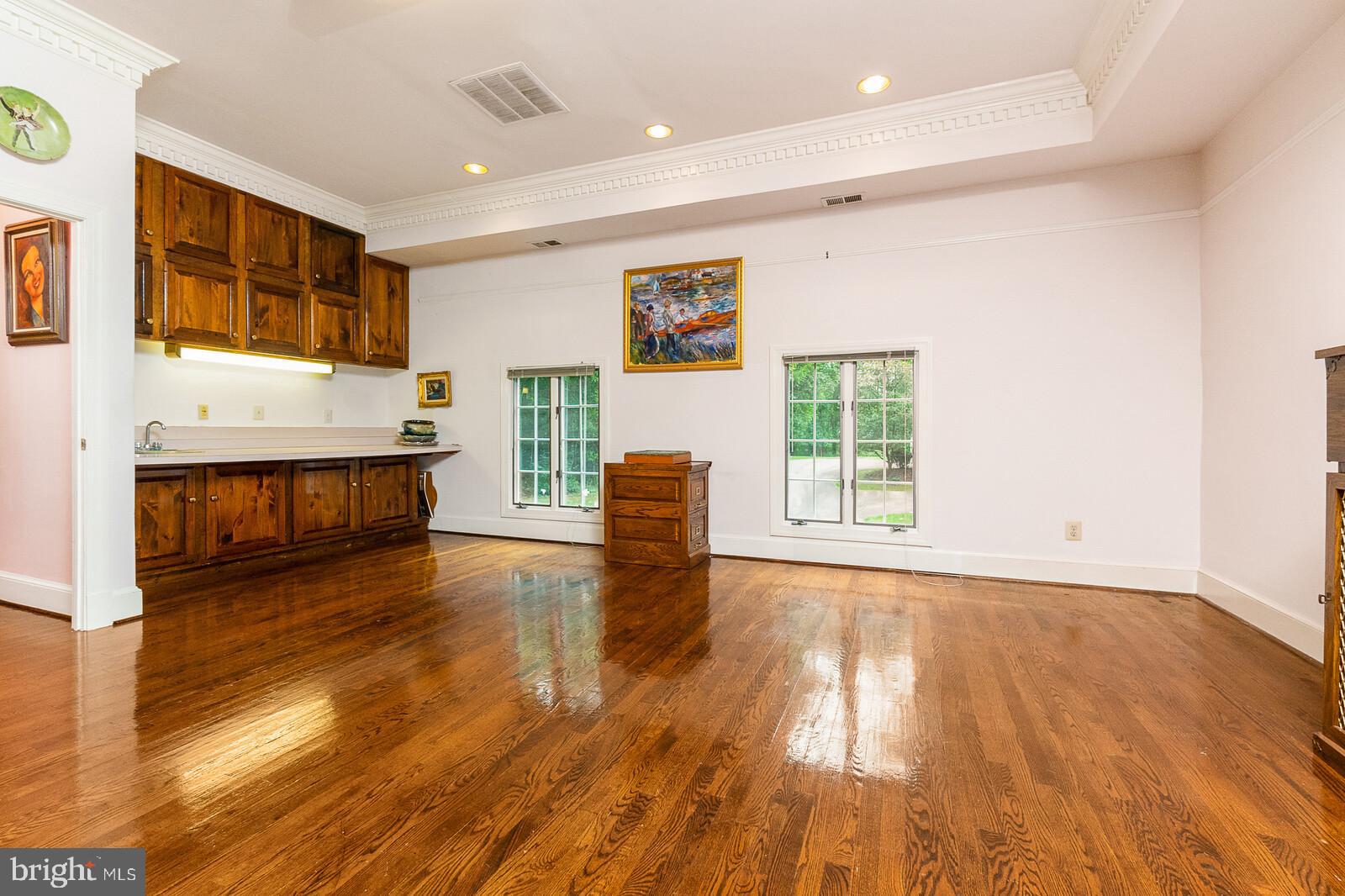 EAGLE ROCK - Residential