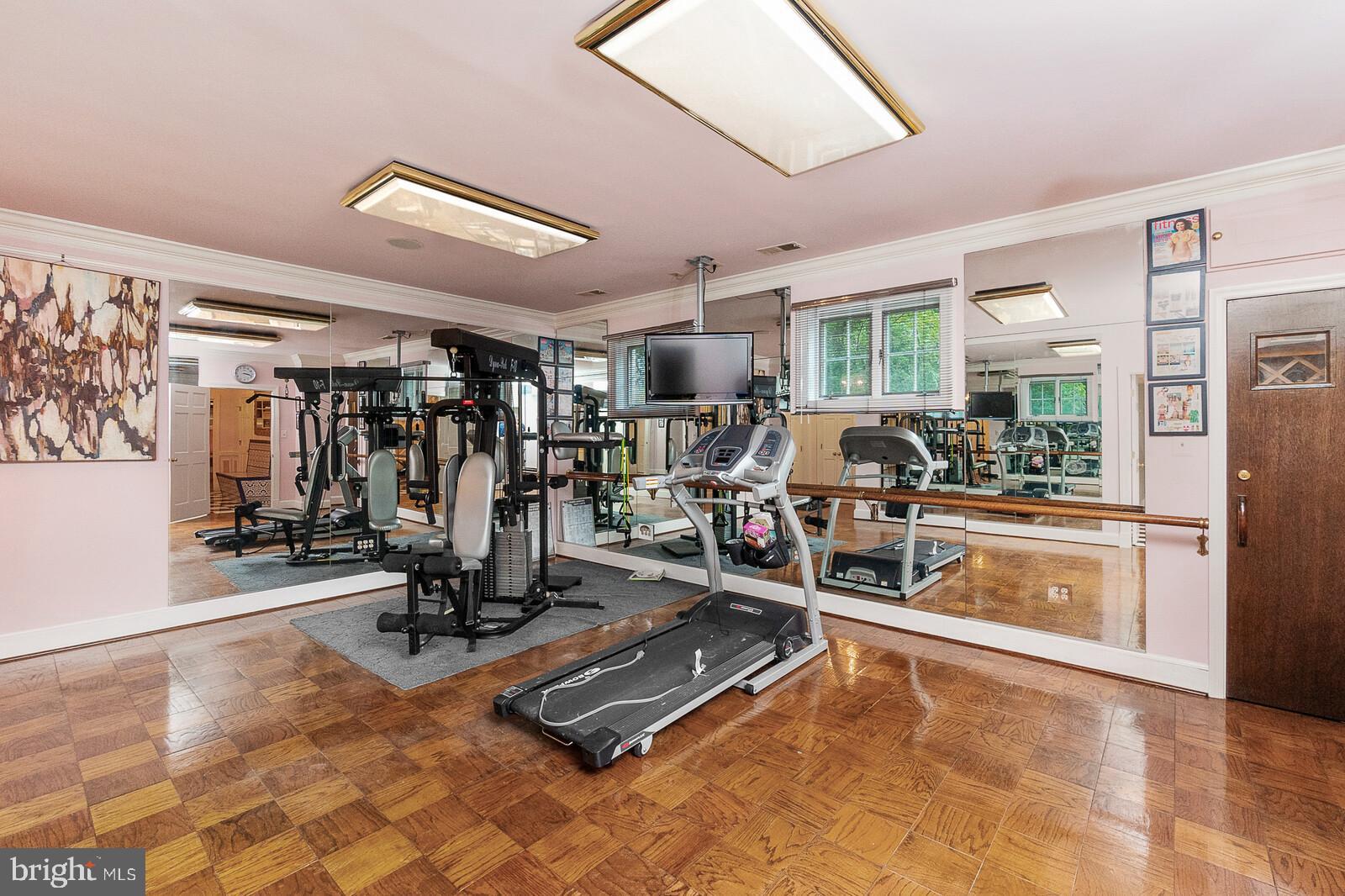 EAGLE ROCK - Residential