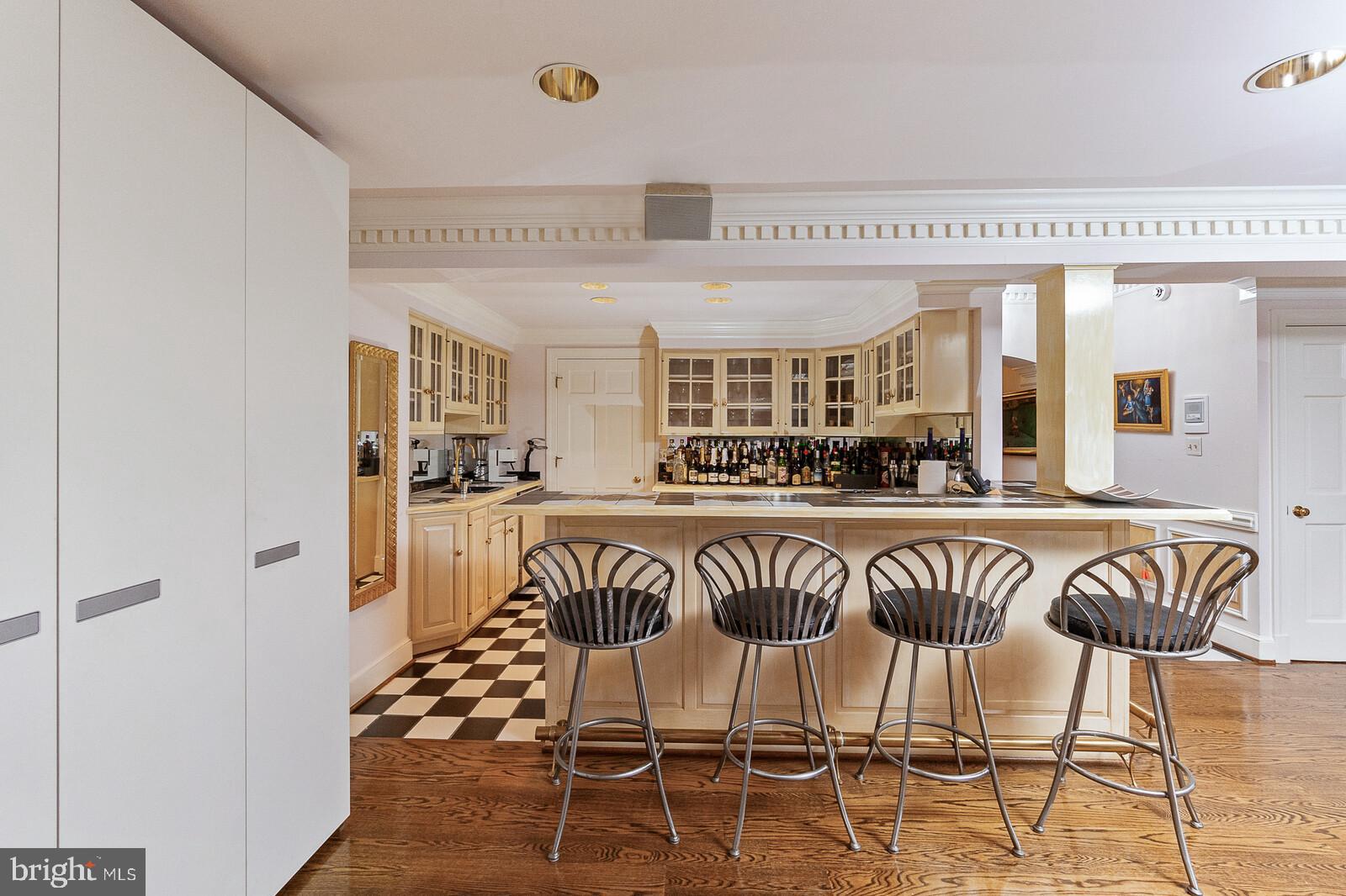 EAGLE ROCK - Residential