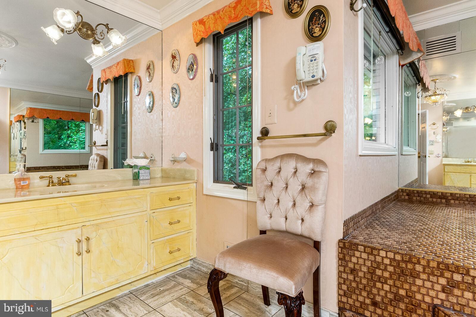 EAGLE ROCK - Residential