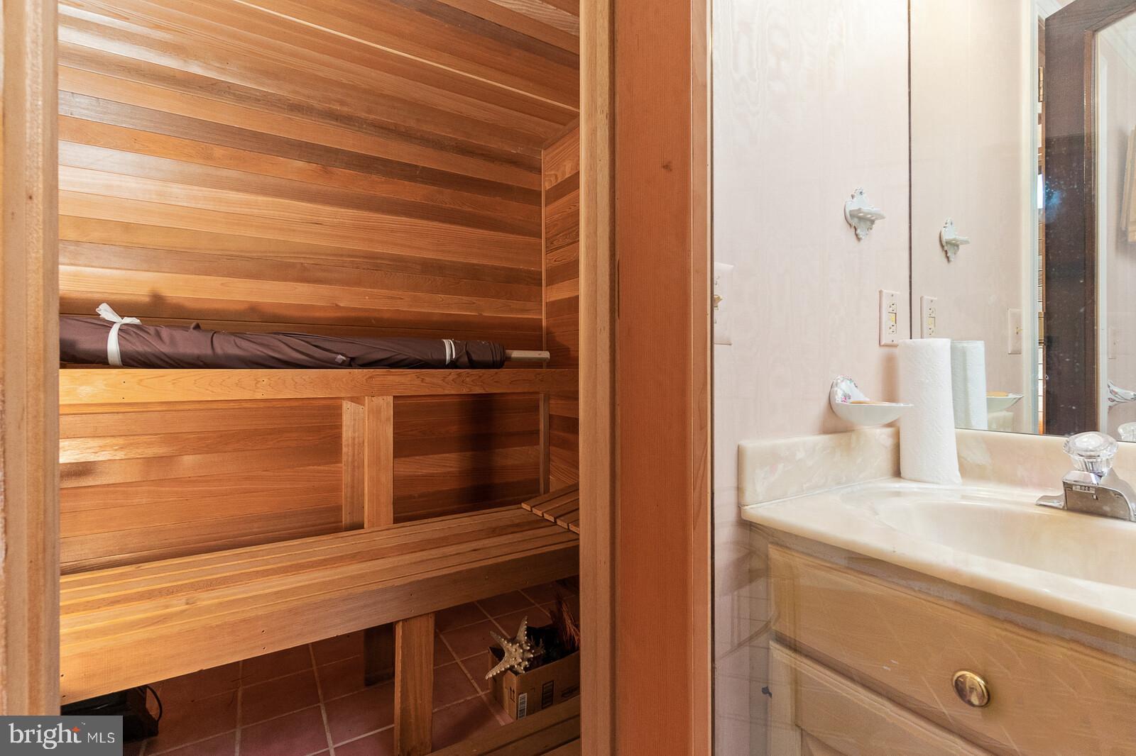 EAGLE ROCK - Residential