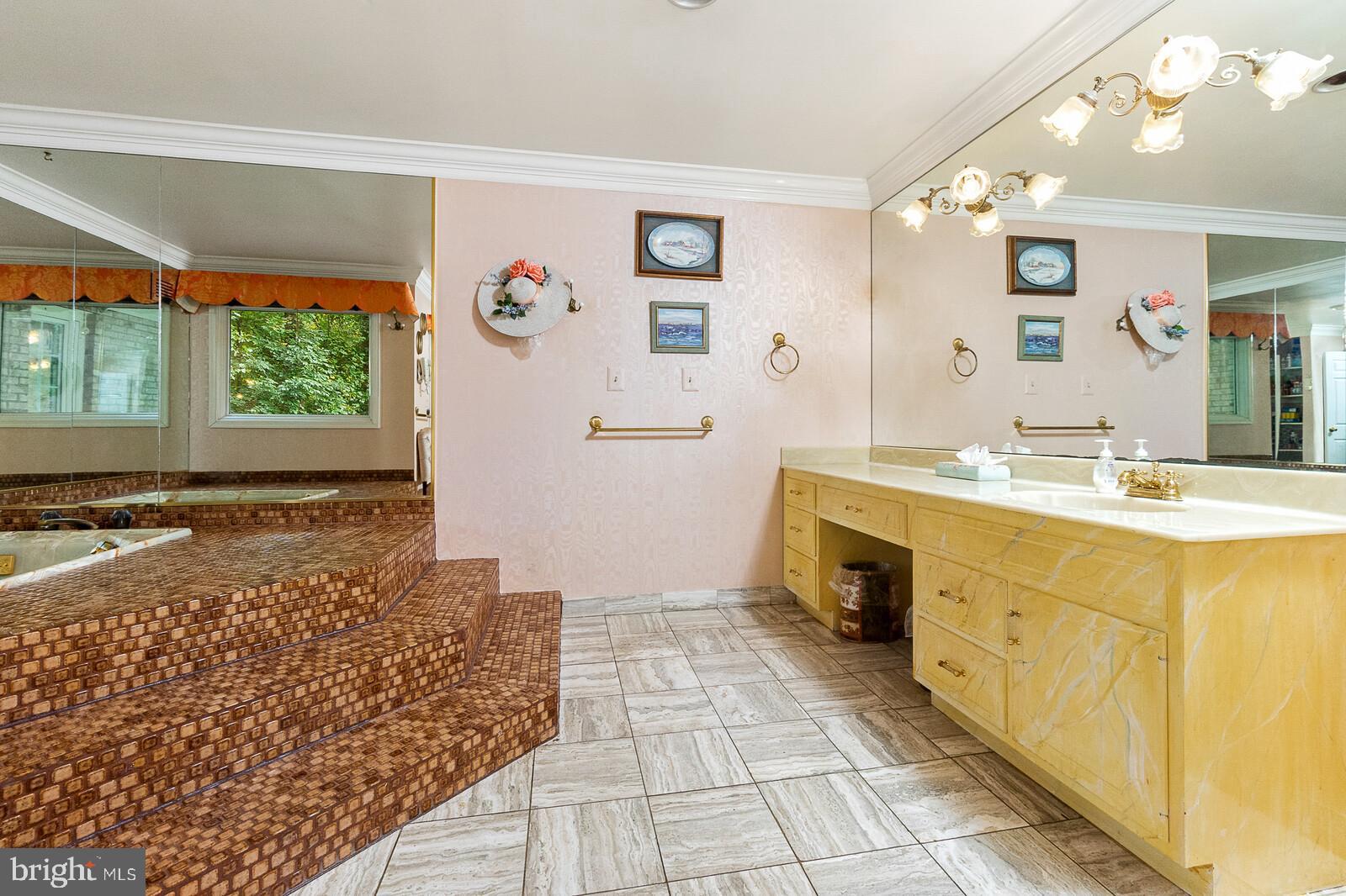 EAGLE ROCK - Residential