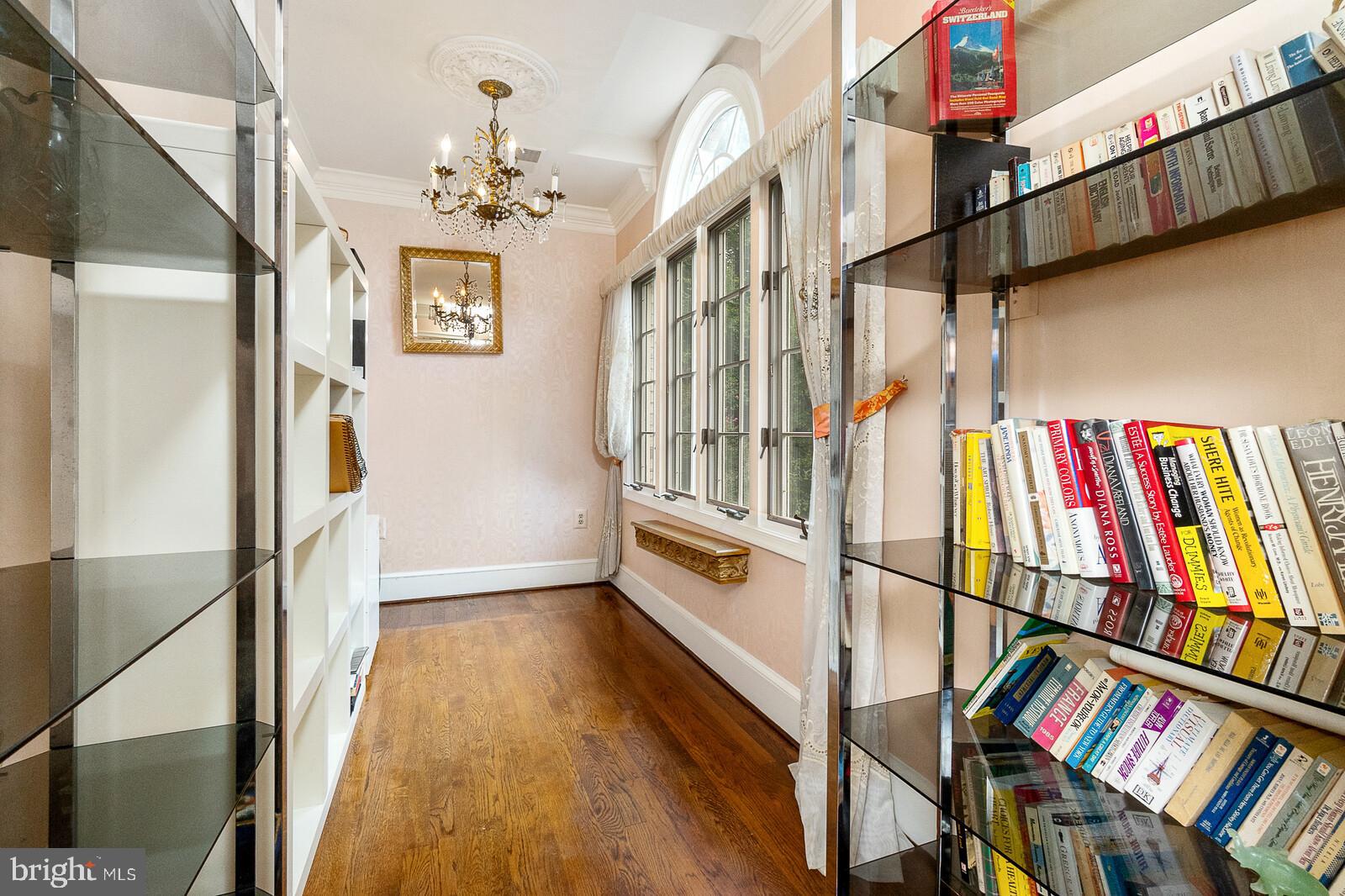 EAGLE ROCK - Residential