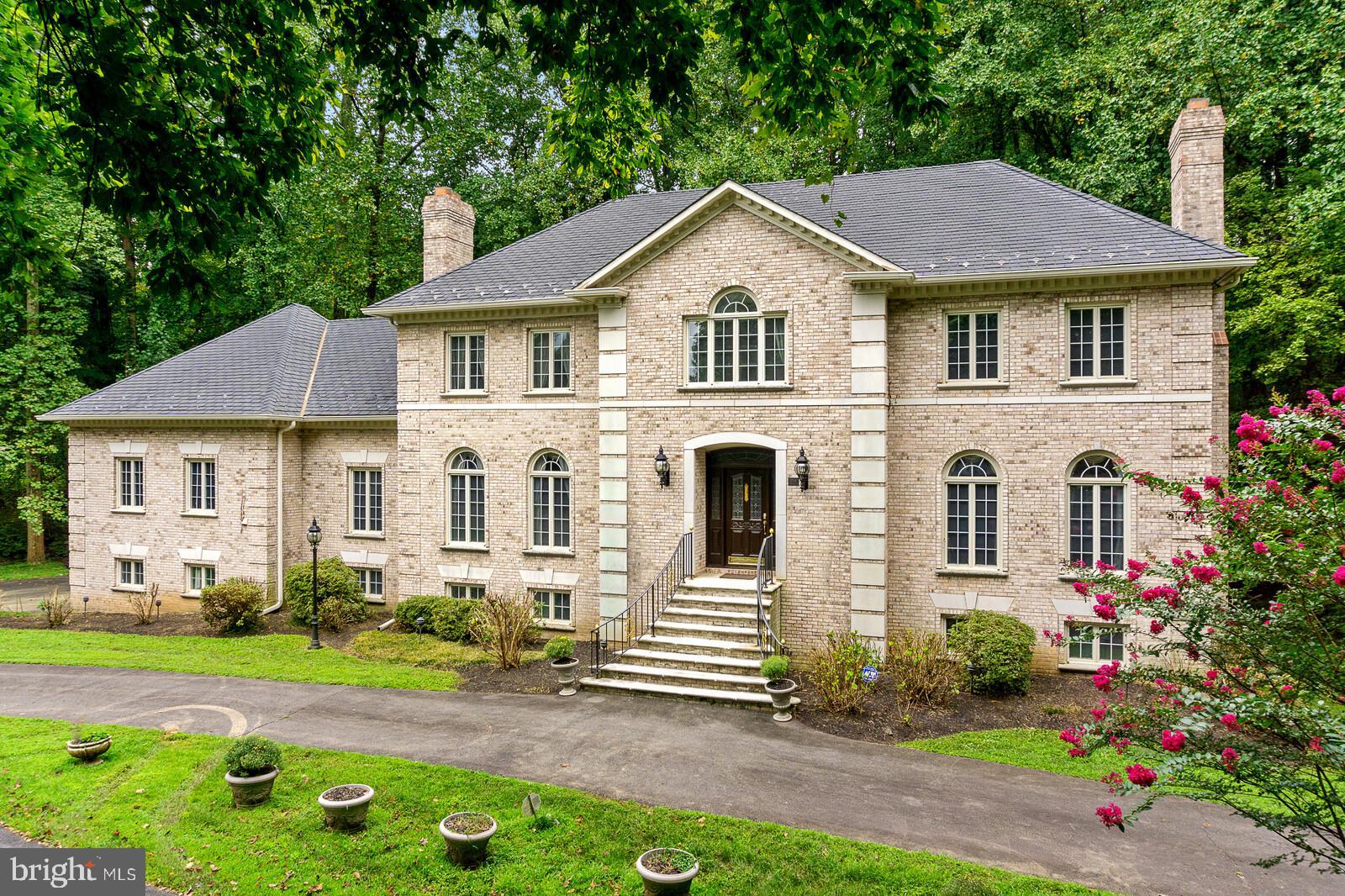 EAGLE ROCK - Residential