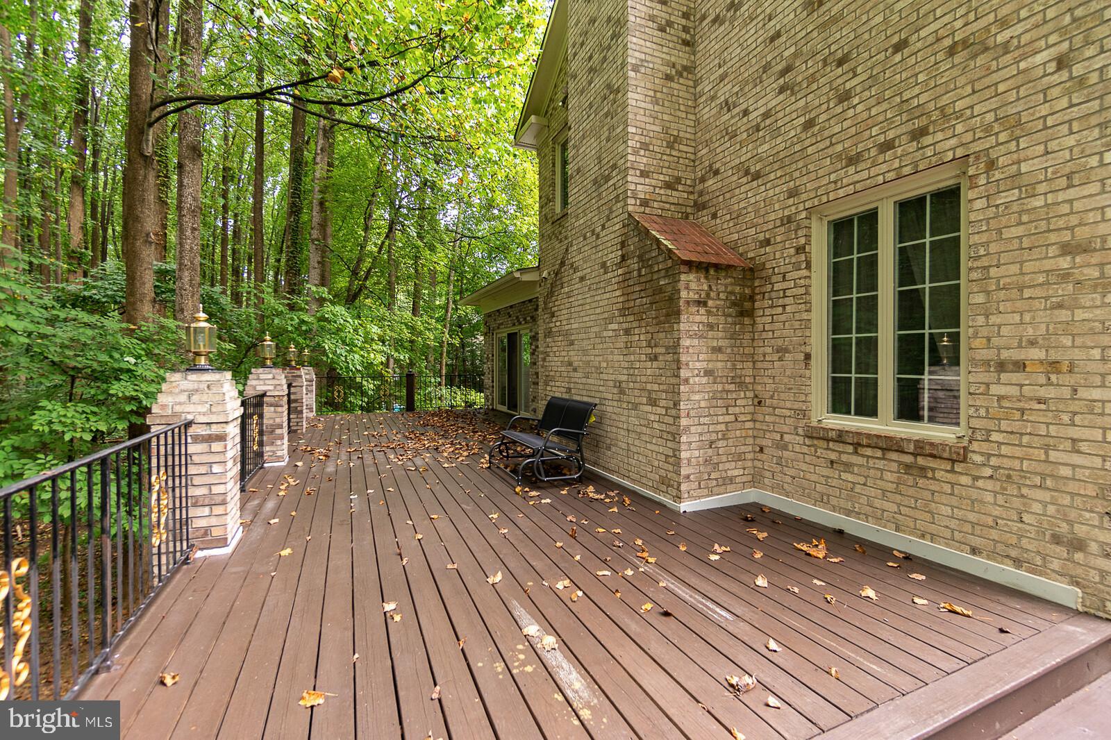 EAGLE ROCK - Residential