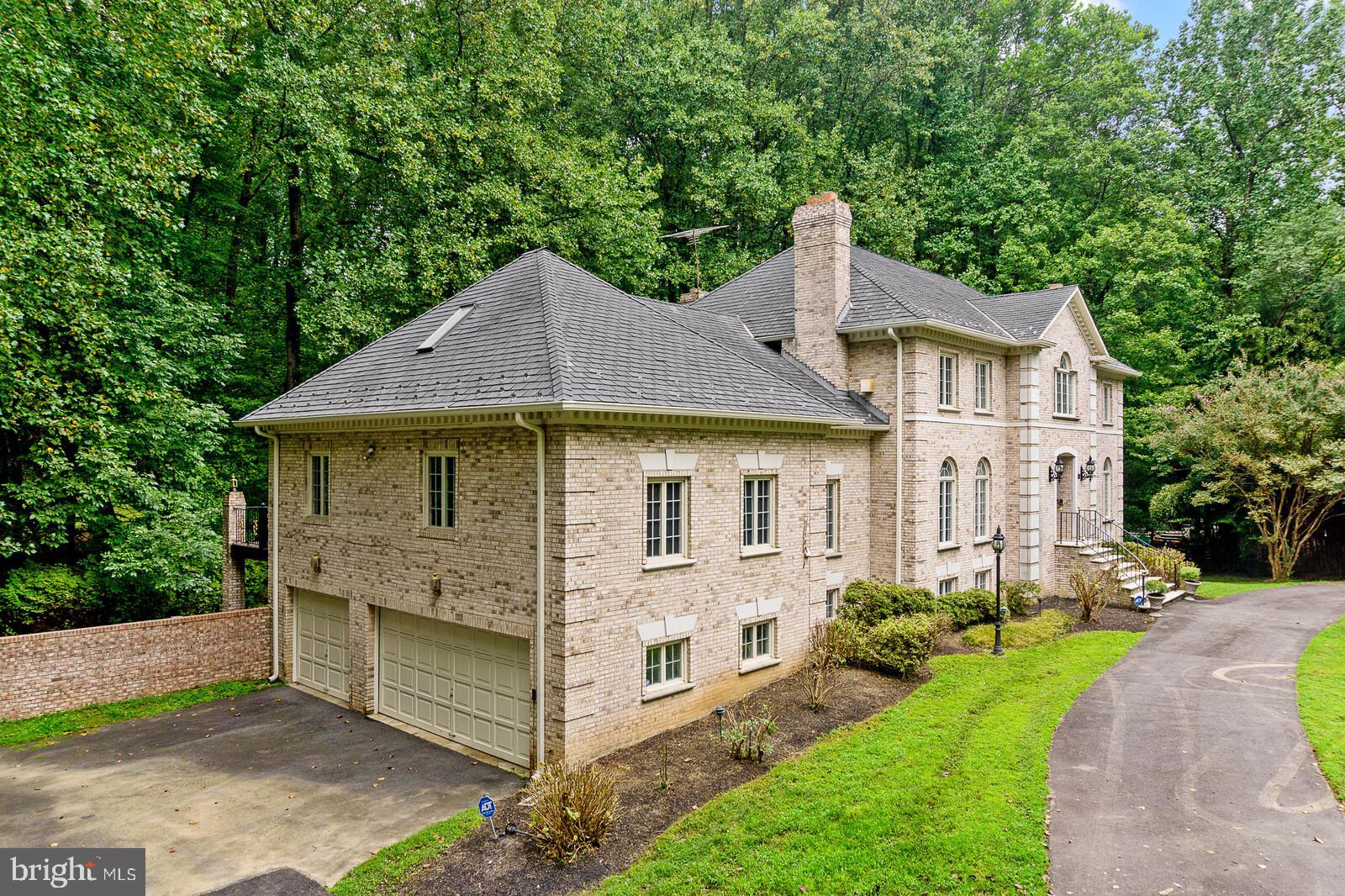 EAGLE ROCK - Residential