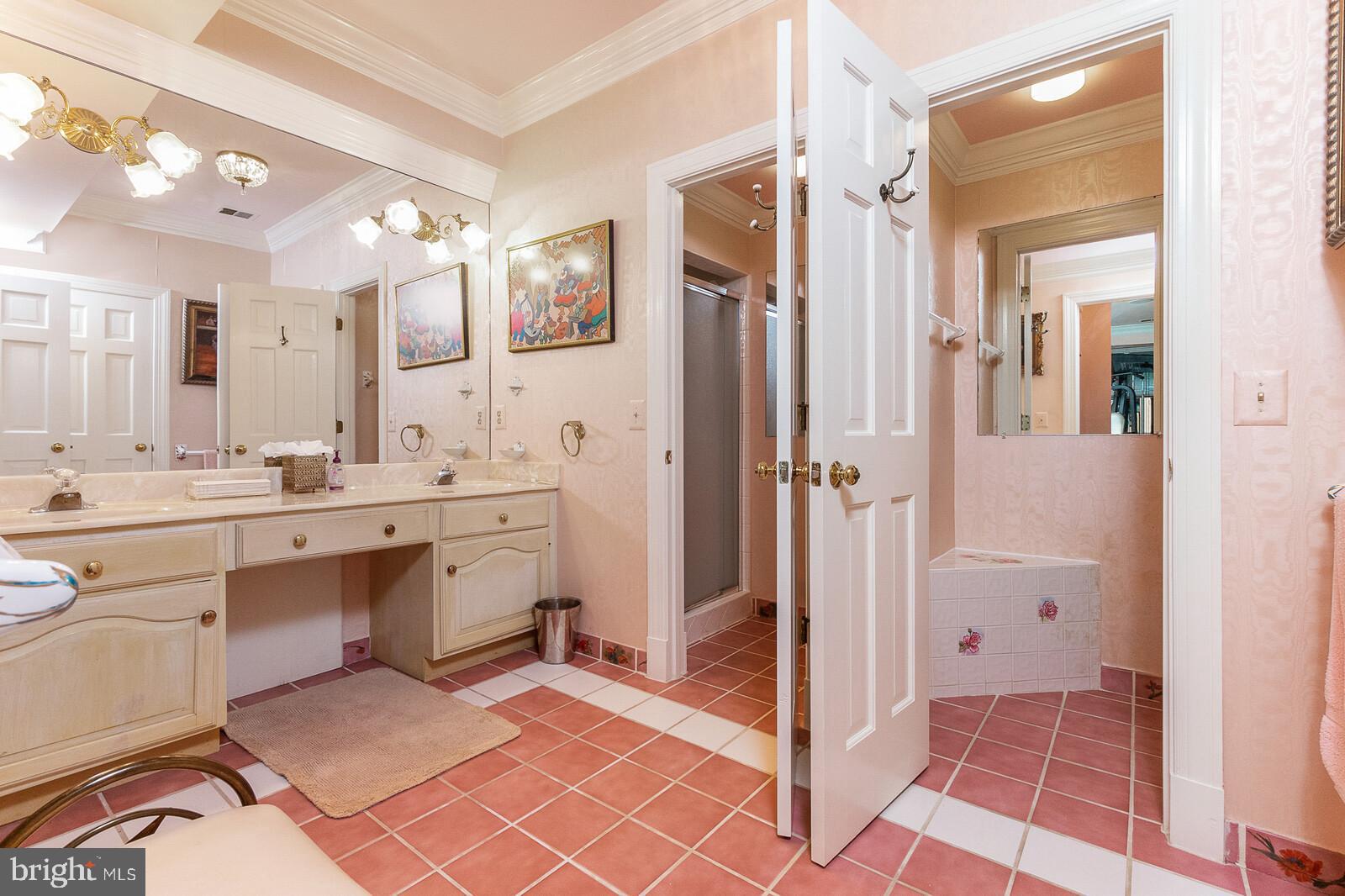 EAGLE ROCK - Residential