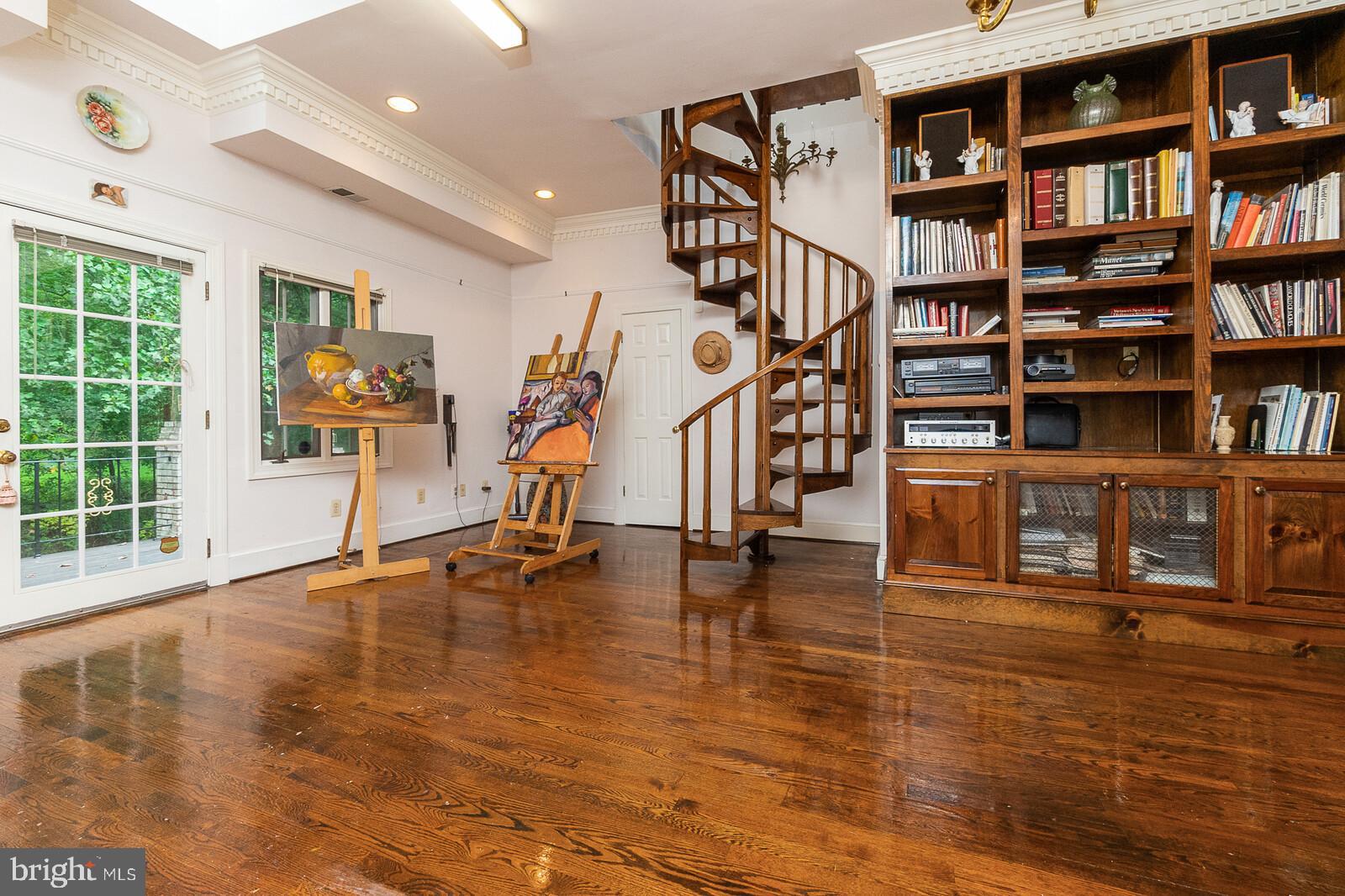 EAGLE ROCK - Residential