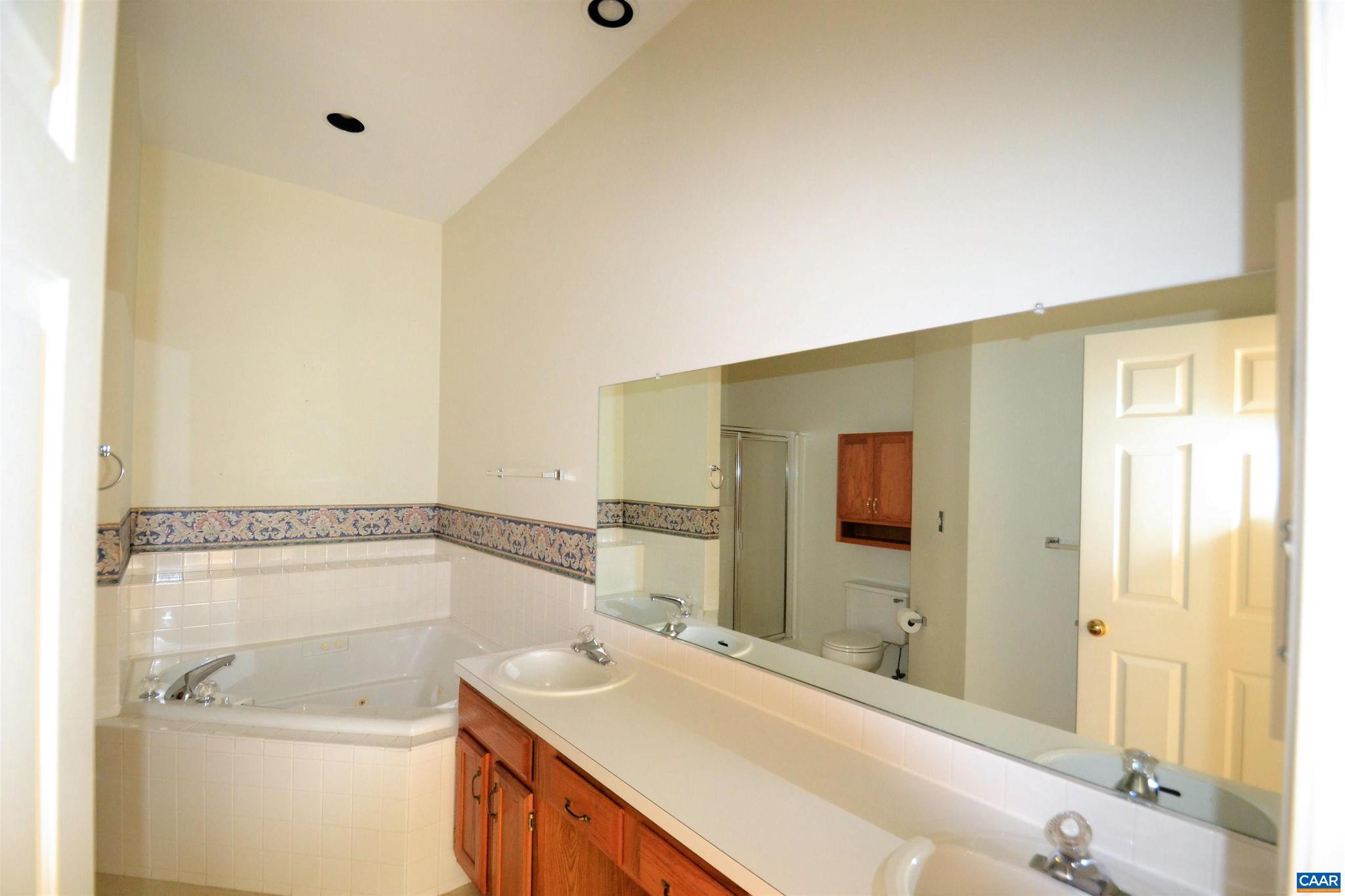 FOREST LAKES - Residential