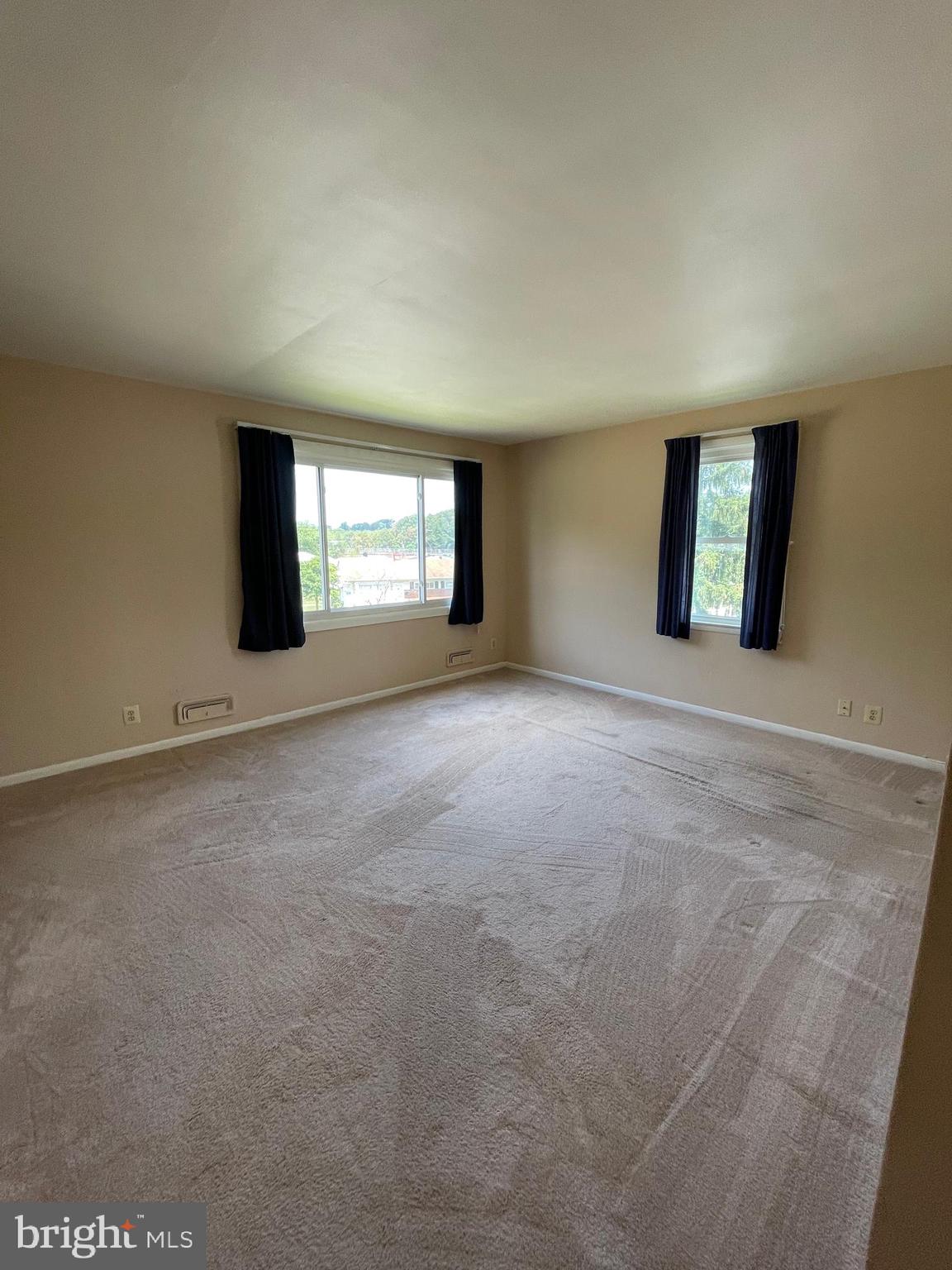 CHRISTOPHER - Residential Lease