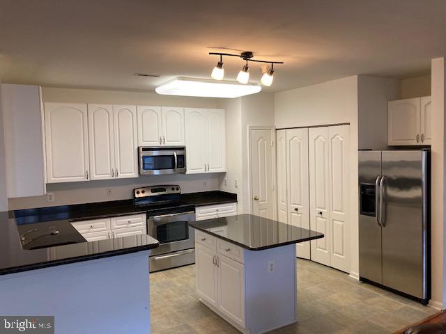 HIGH VIEW AT HUNT VALLEY - Residential