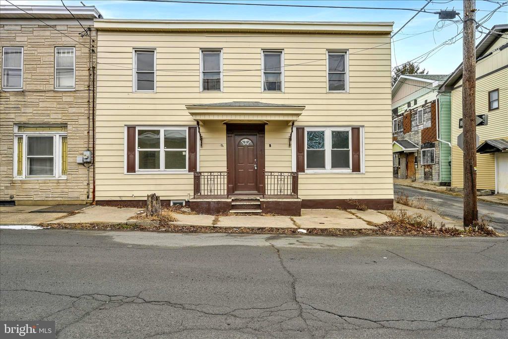Photo of 17 E Cherry Street, SHENANDOAH, PA 17976 (MLS # PASK2025306)