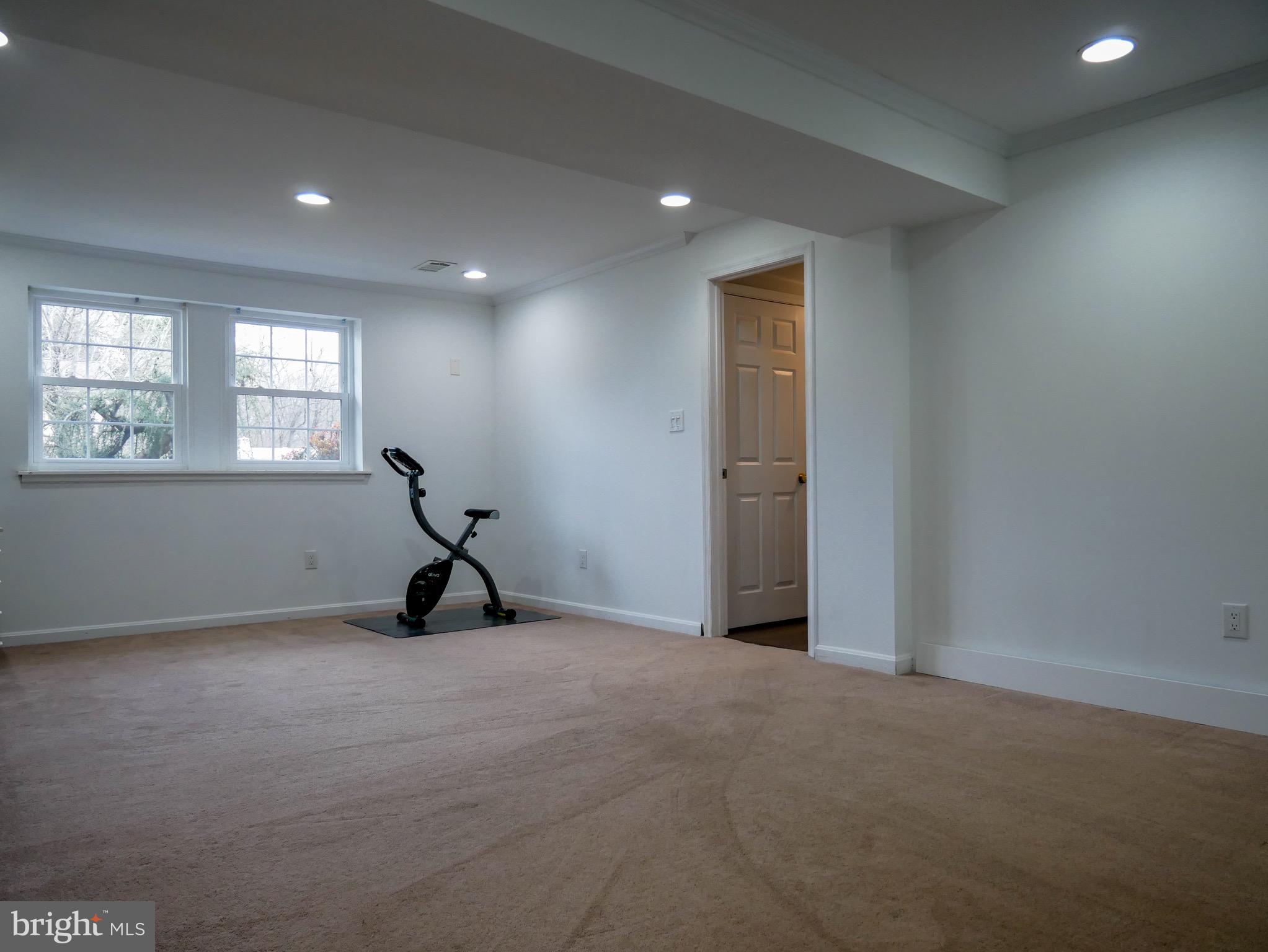 FORT WASHINGTON ESTATES - Residential