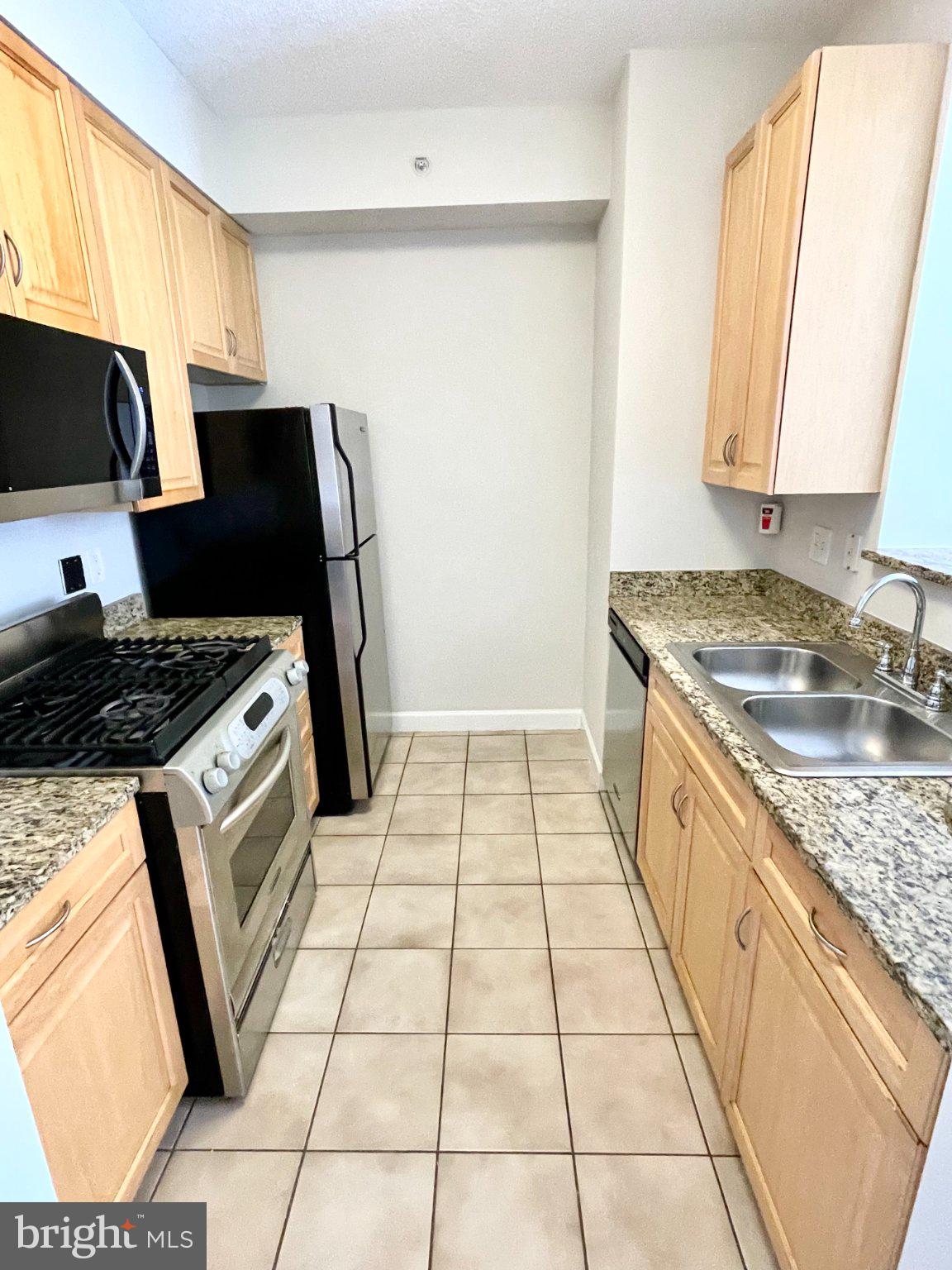 1111 25TH STREET NW 815