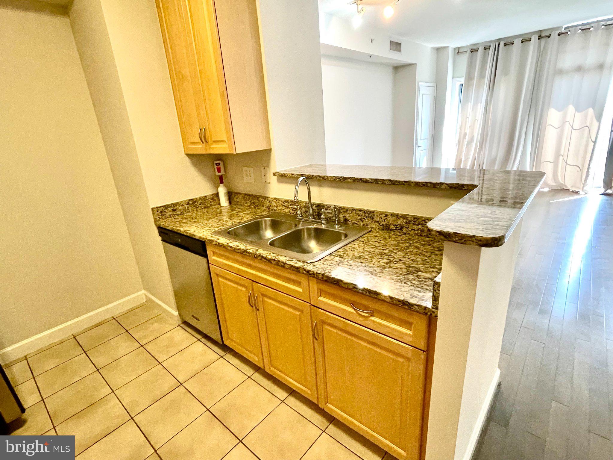 1111 25TH STREET NW 815