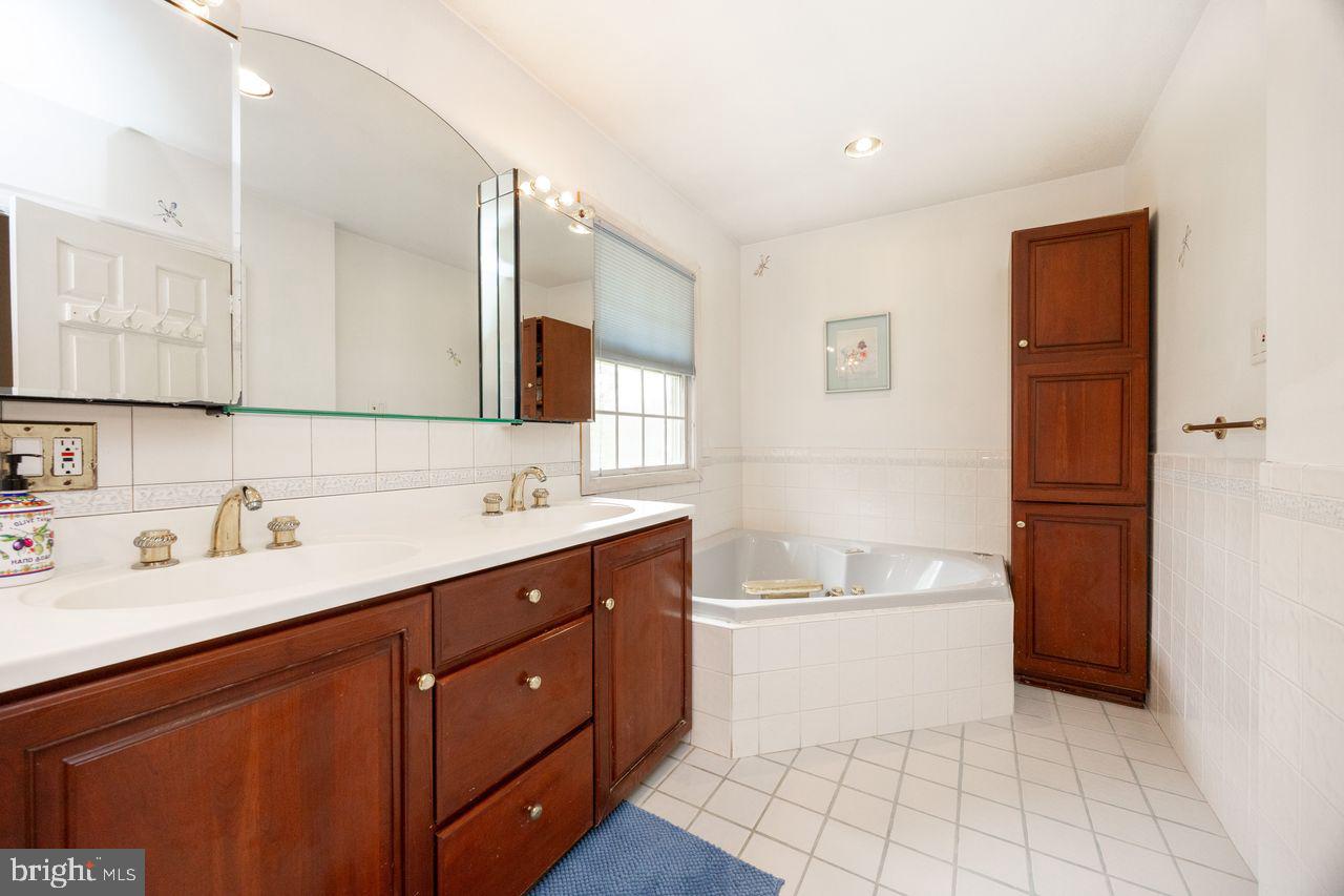 WILLISTOWN ACRES - Residential