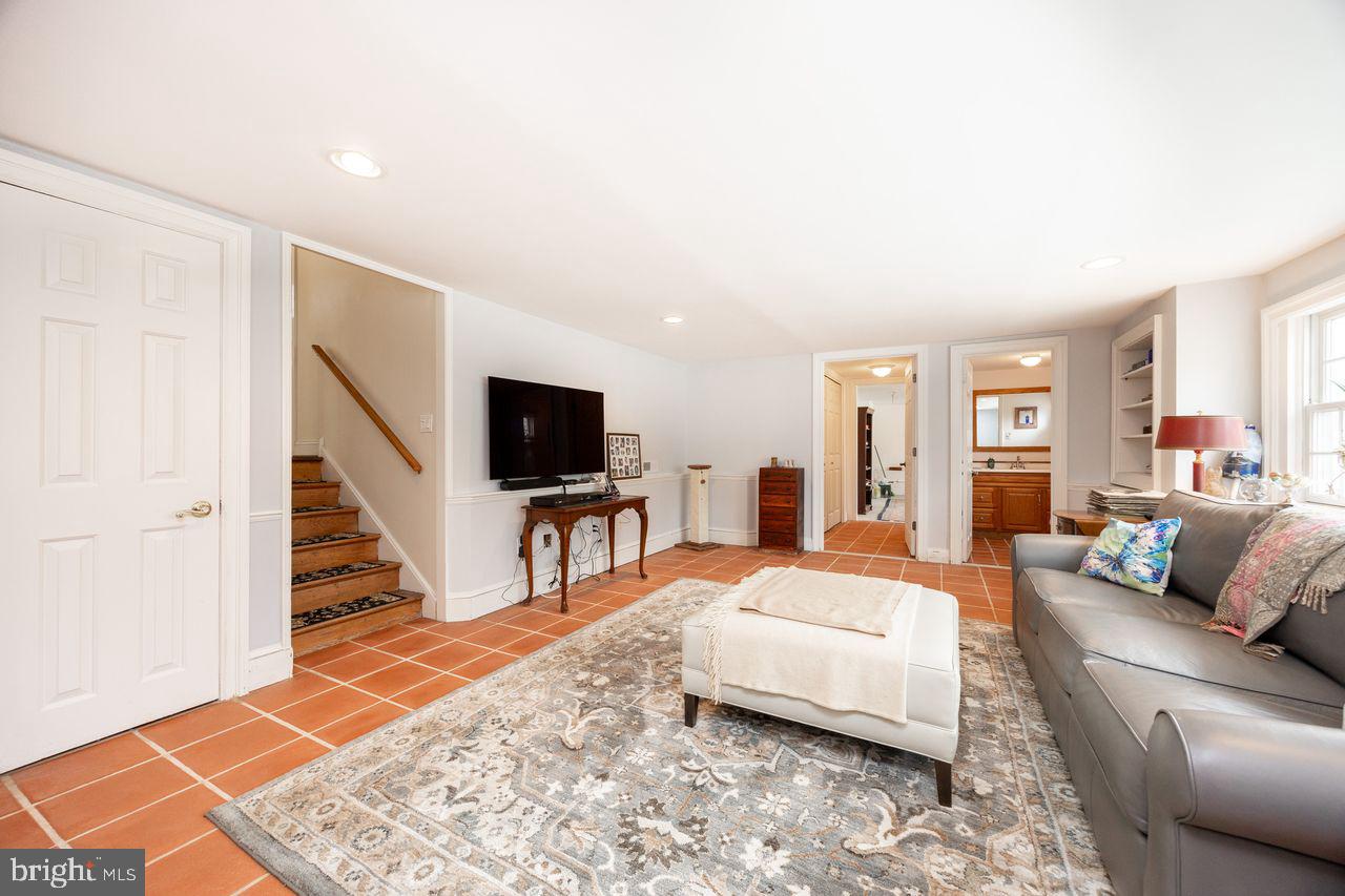 WILLISTOWN ACRES - Residential