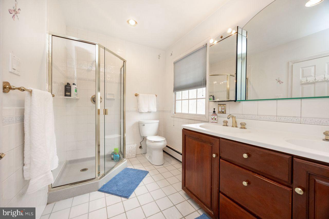 WILLISTOWN ACRES - Residential