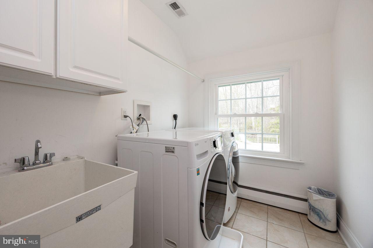 WILLISTOWN ACRES - Residential