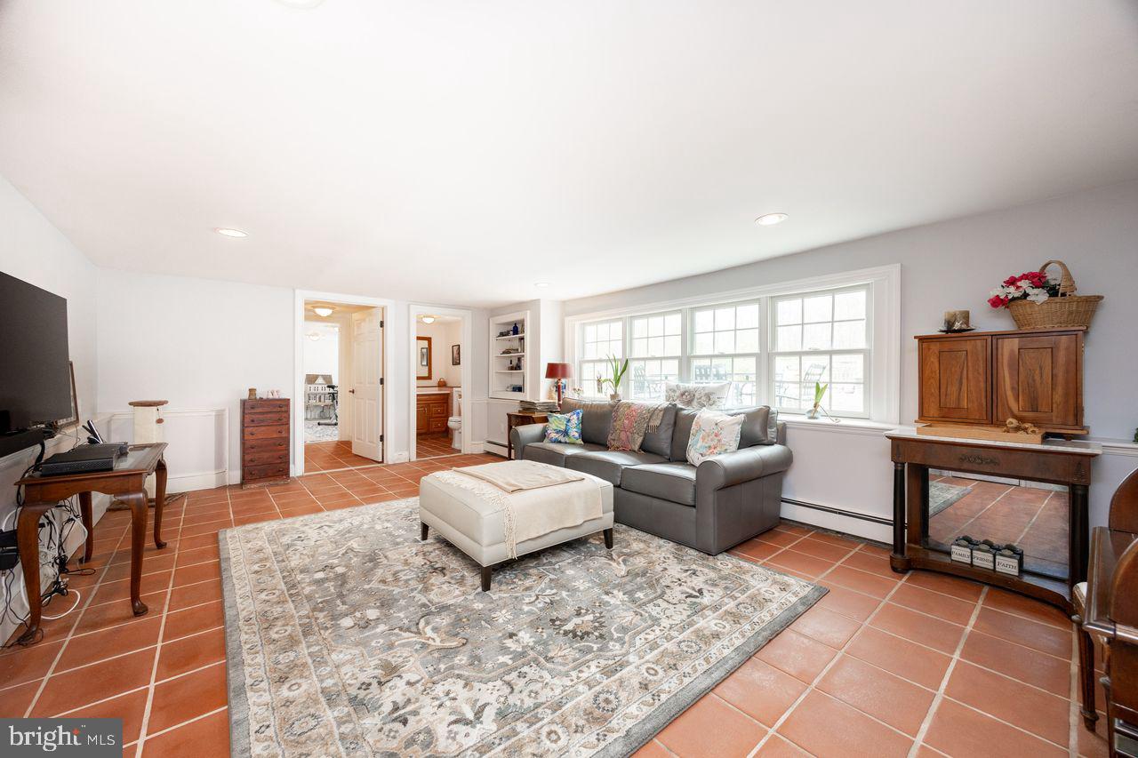 WILLISTOWN ACRES - Residential