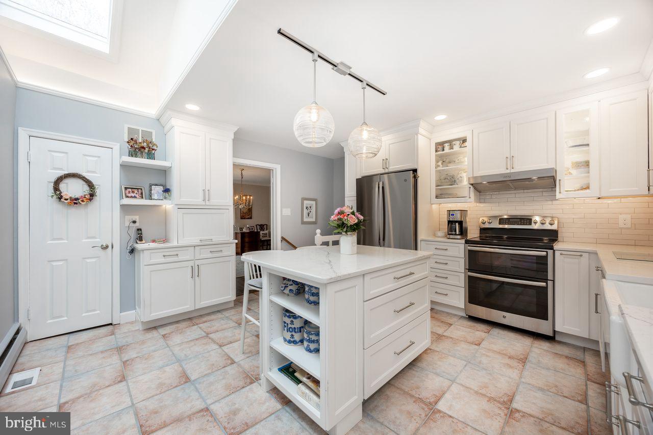 WILLISTOWN ACRES - Residential