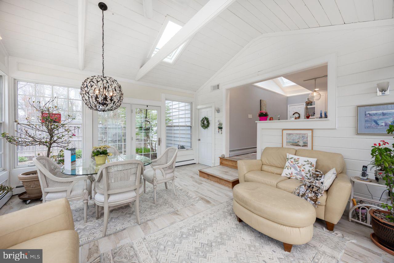 WILLISTOWN ACRES - Residential