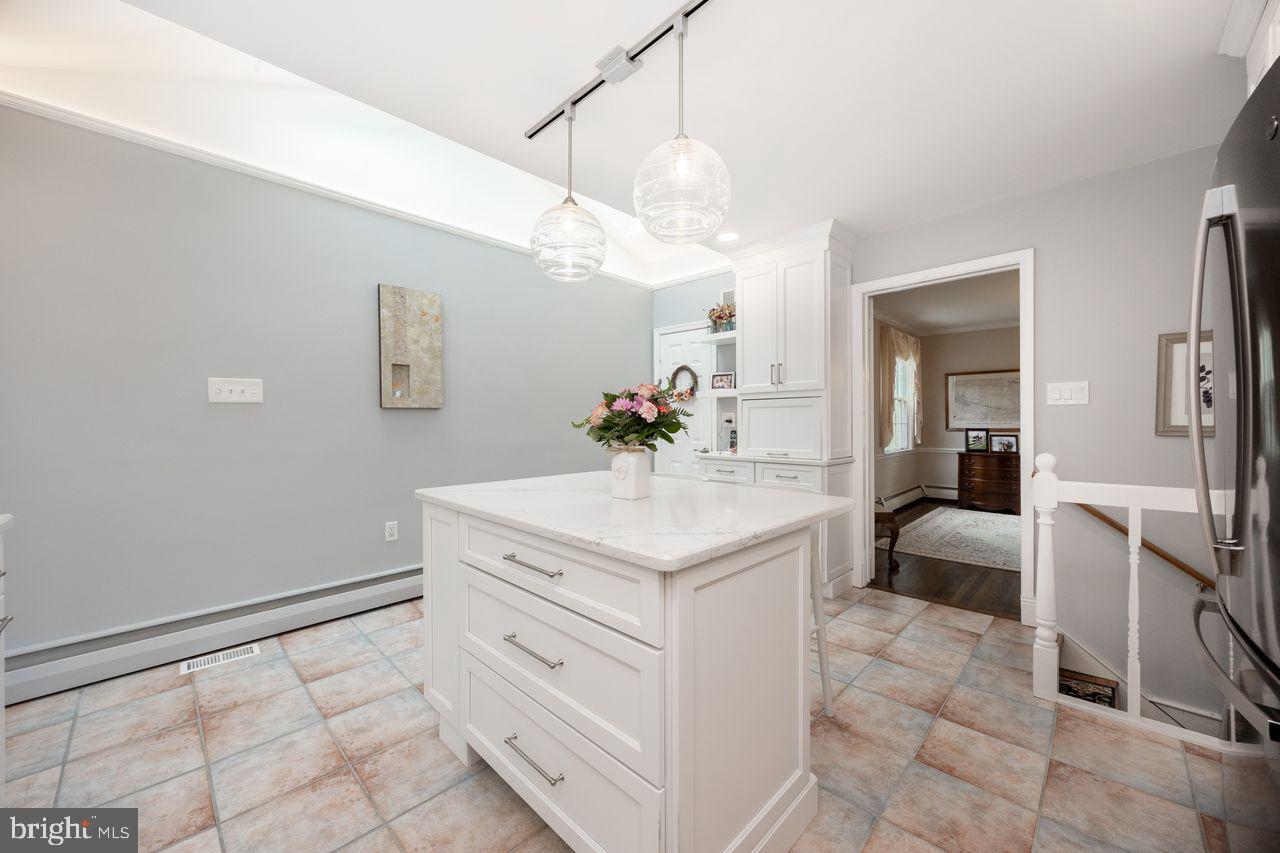 WILLISTOWN ACRES - Residential